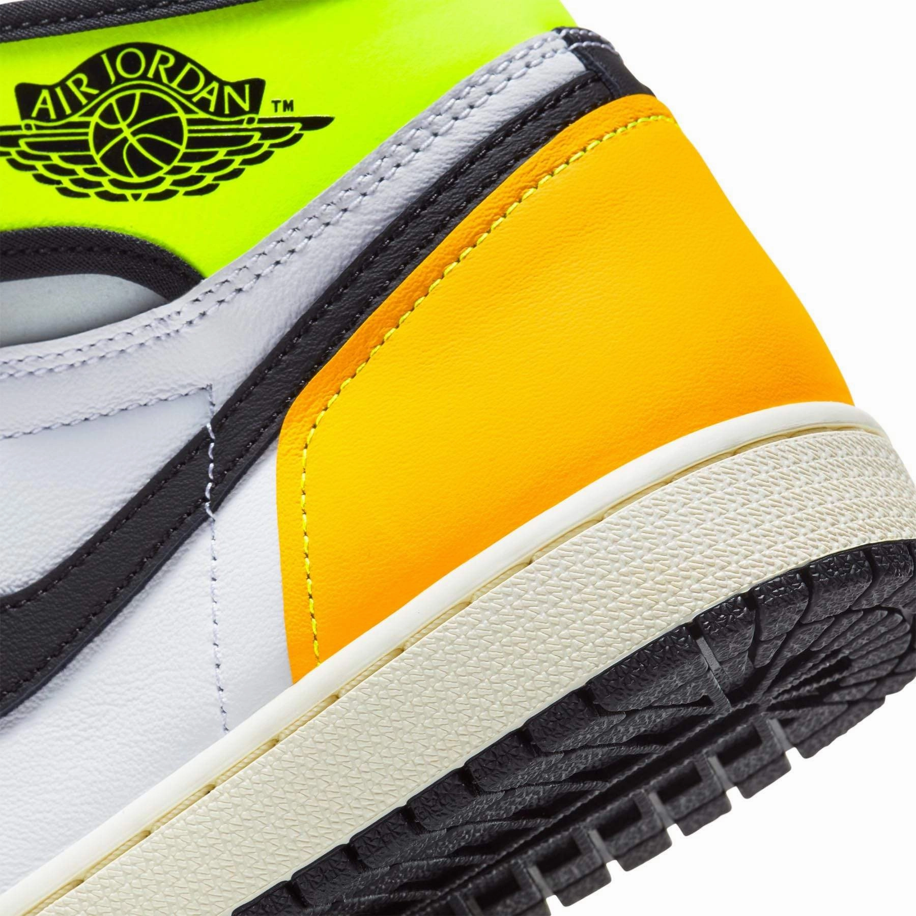 Air Jordan 1 Retro High OG 'Volt Gold' Air Jordan 1 High OG shoes