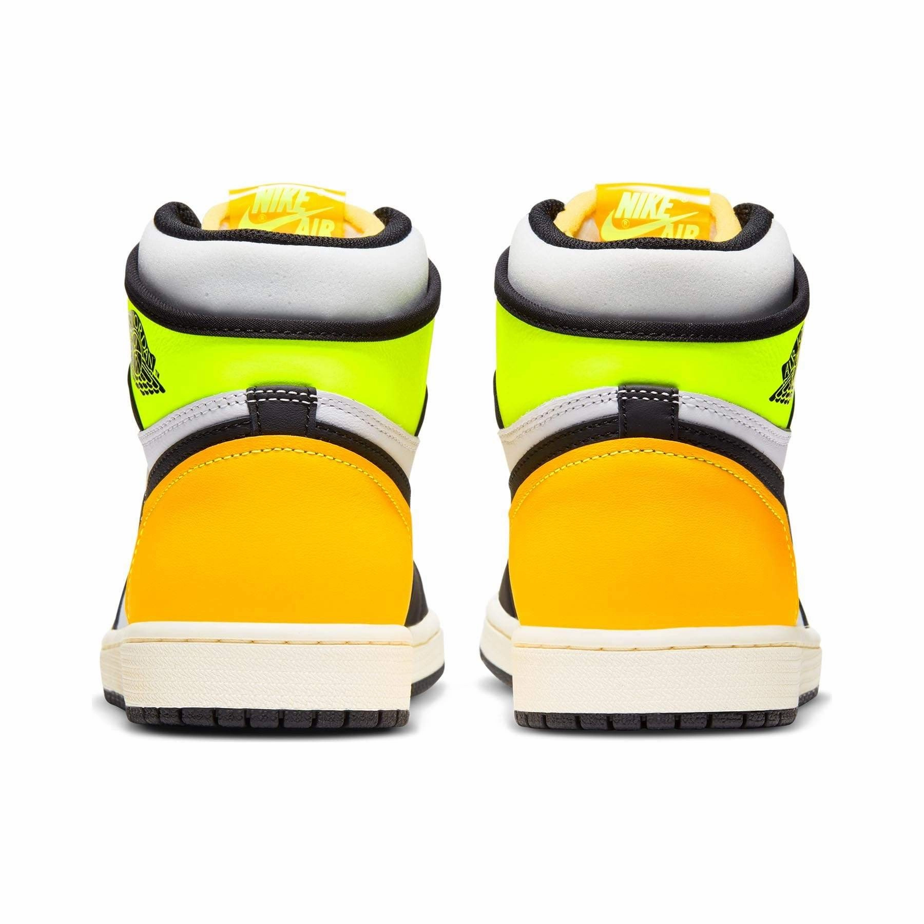 Air Jordan 1 Retro High OG 'Volt Gold' Air Jordan 1 vintage style sneakers