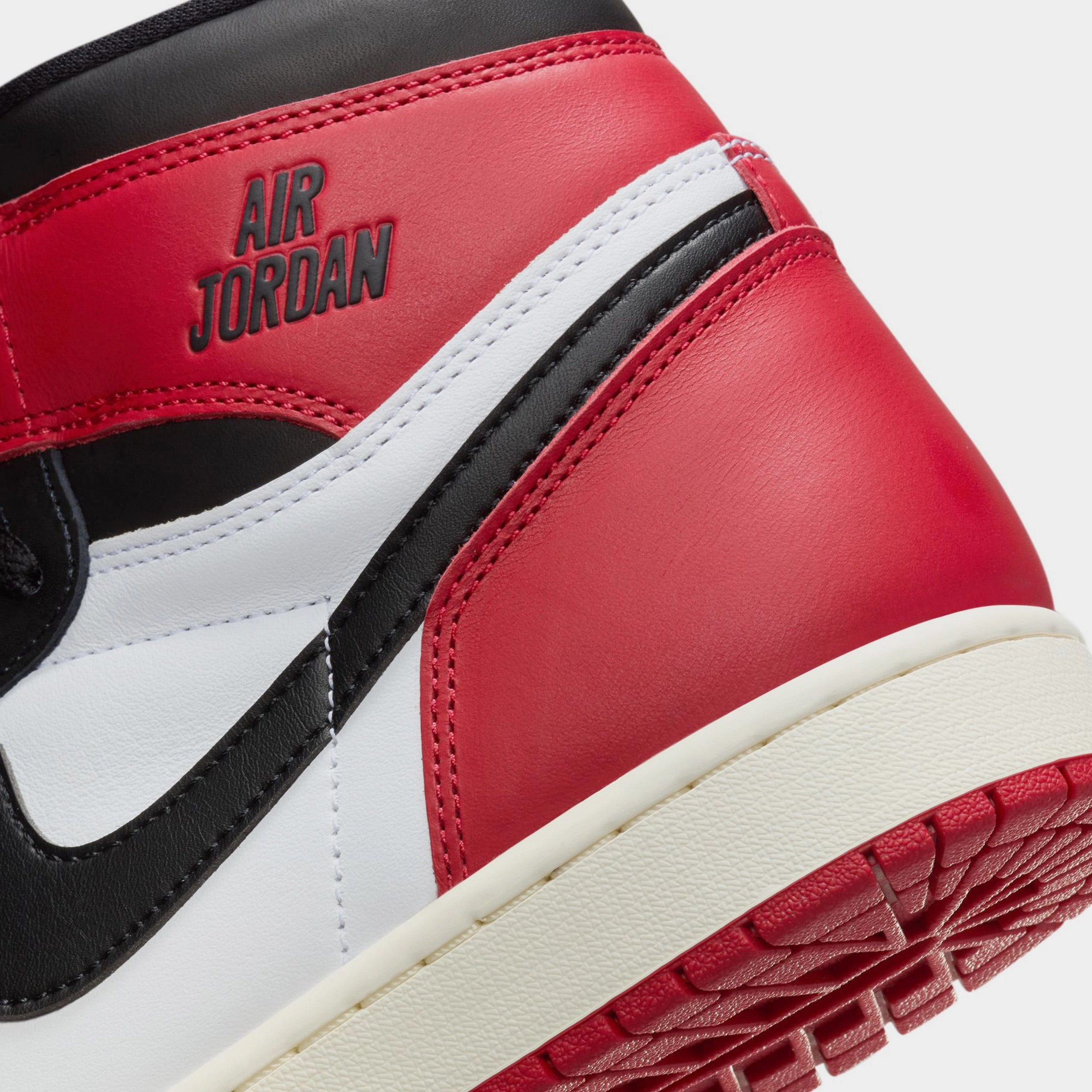 Air Jordan 1 Retro High OG Black Toe Mens Lifestyle Shoes (White/Black/Varsity Red/Sail) Air Jordan 1 original design shoes