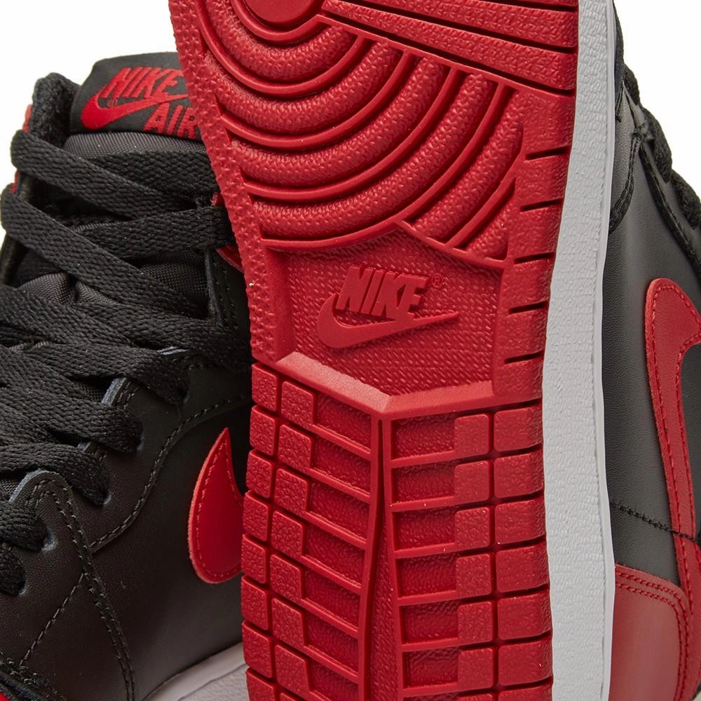 Air Jordan 1 Retro High OG Bred 2016 Banned Air Jordan 1 vintage style sneakers
