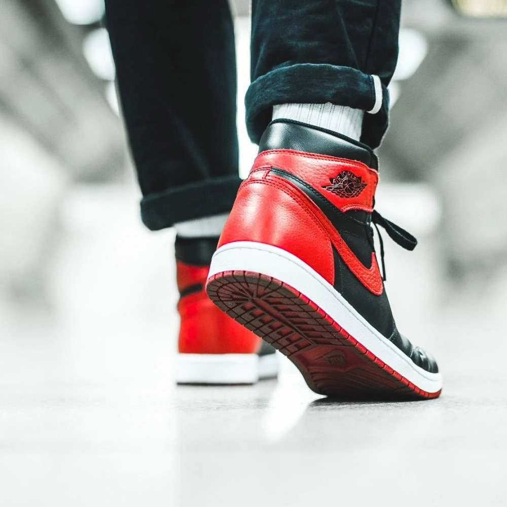 Air Jordan 1 Retro High OG Bred 2016 Banned Air Jordan 1 vintage style sneakers