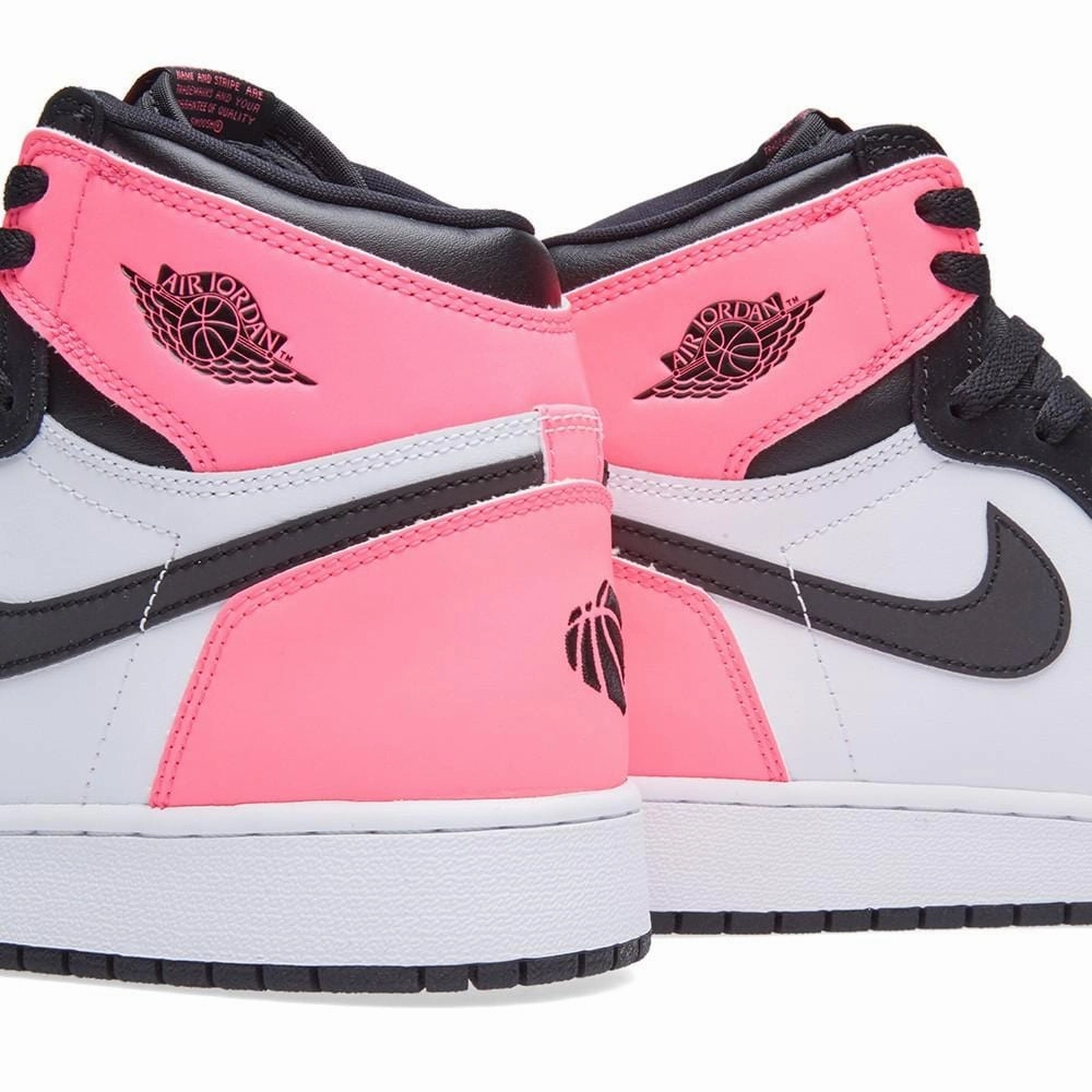 Air Jordan 1 Retro High OG GS 'Black Hyper Pink White' Air Jordan 1 vintage style sneakers