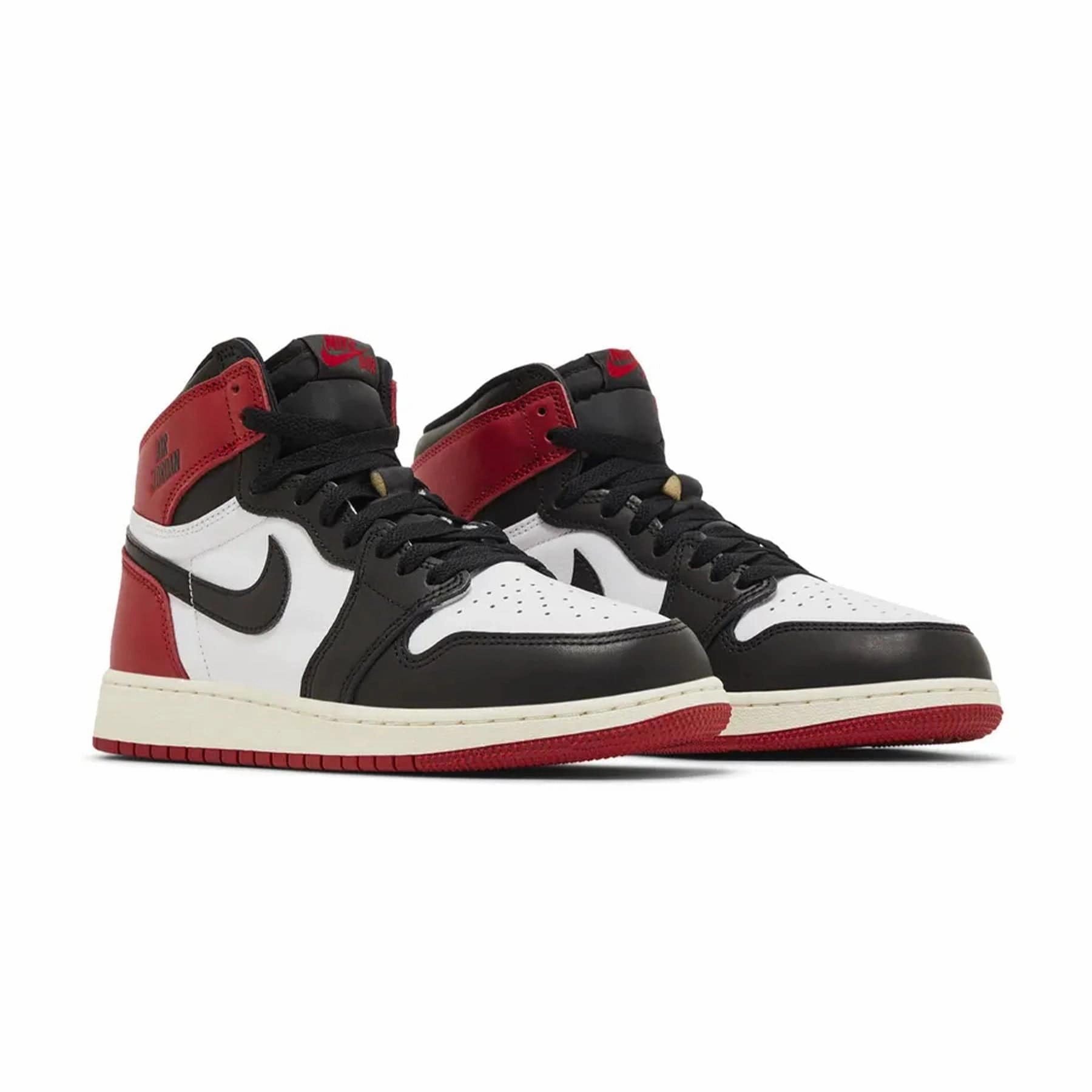 Air Jordan 1 Retro High OG GS 'Black Toe Reimagined' Air Jordan 1 classic sneakers
