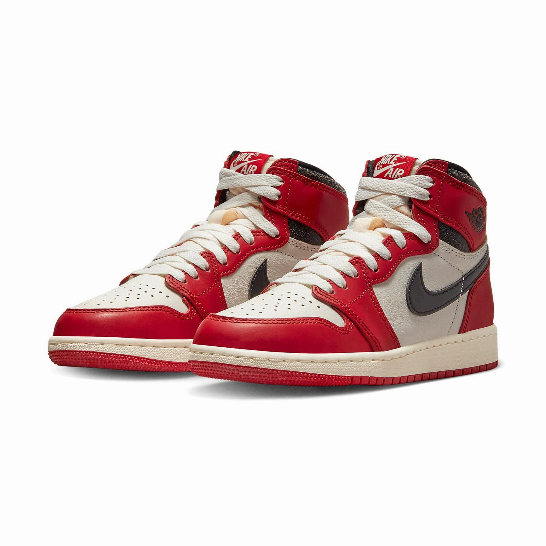 Air Jordan 1 Retro High OG GS 'Chicago Lost & Found' Air Jordan 1 vintage style sneakers
