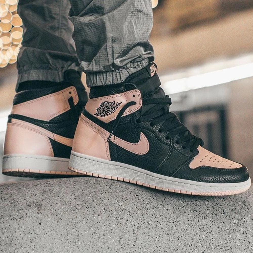 Air Jordan 1 Retro High OG GS 'Crimson Tint' Air Jordan 1 vintage style sneakers