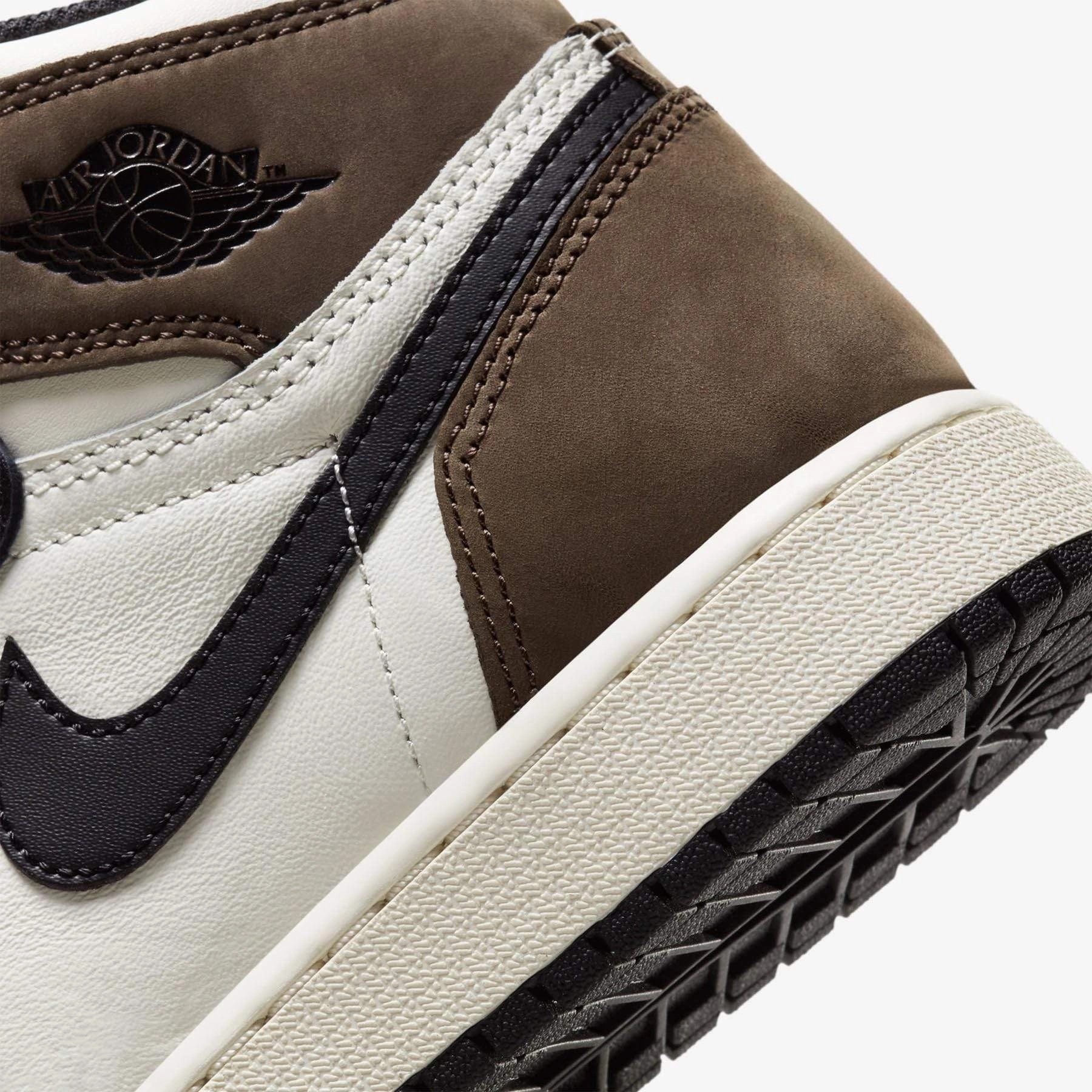 Air Jordan 1 Retro High OG GS 'Dark Mocha' Air Jordan 1 vintage style sneakers