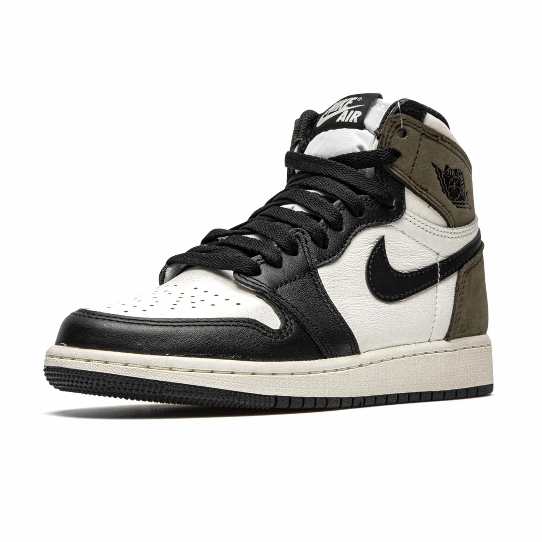 Air Jordan 1 Retro High OG GS 'Dark Mocha' Air Jordan 1 vintage style sneakers