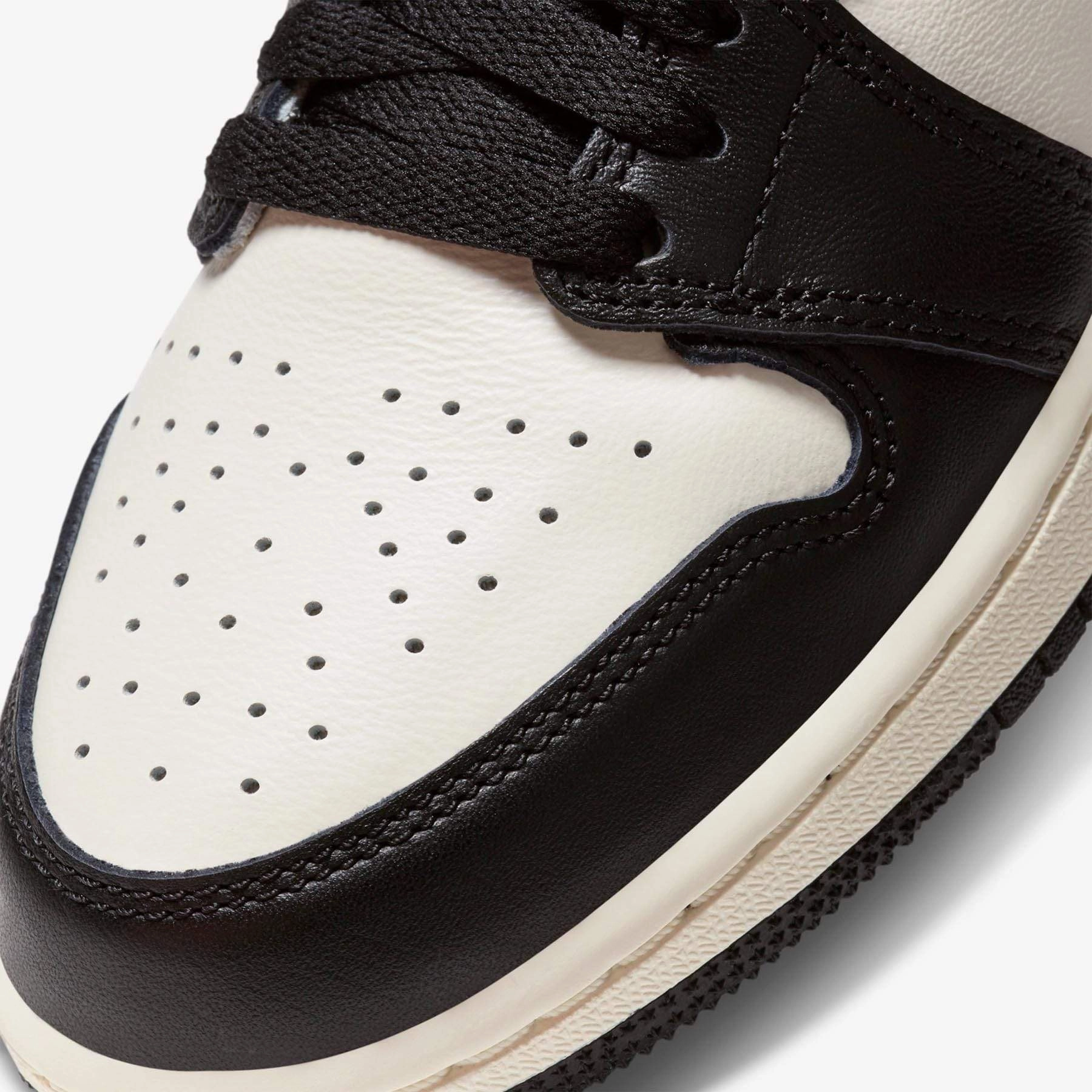 Air Jordan 1 Retro High OG GS 'Dark Mocha' Air Jordan 1 vintage style sneakers
