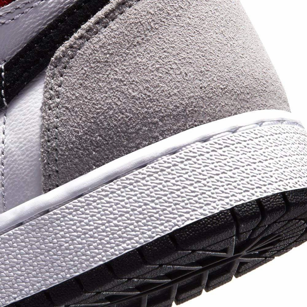 Air Jordan 1 Retro High OG GS 'Smoke Grey' Air Jordan 1 vintage style sneakers