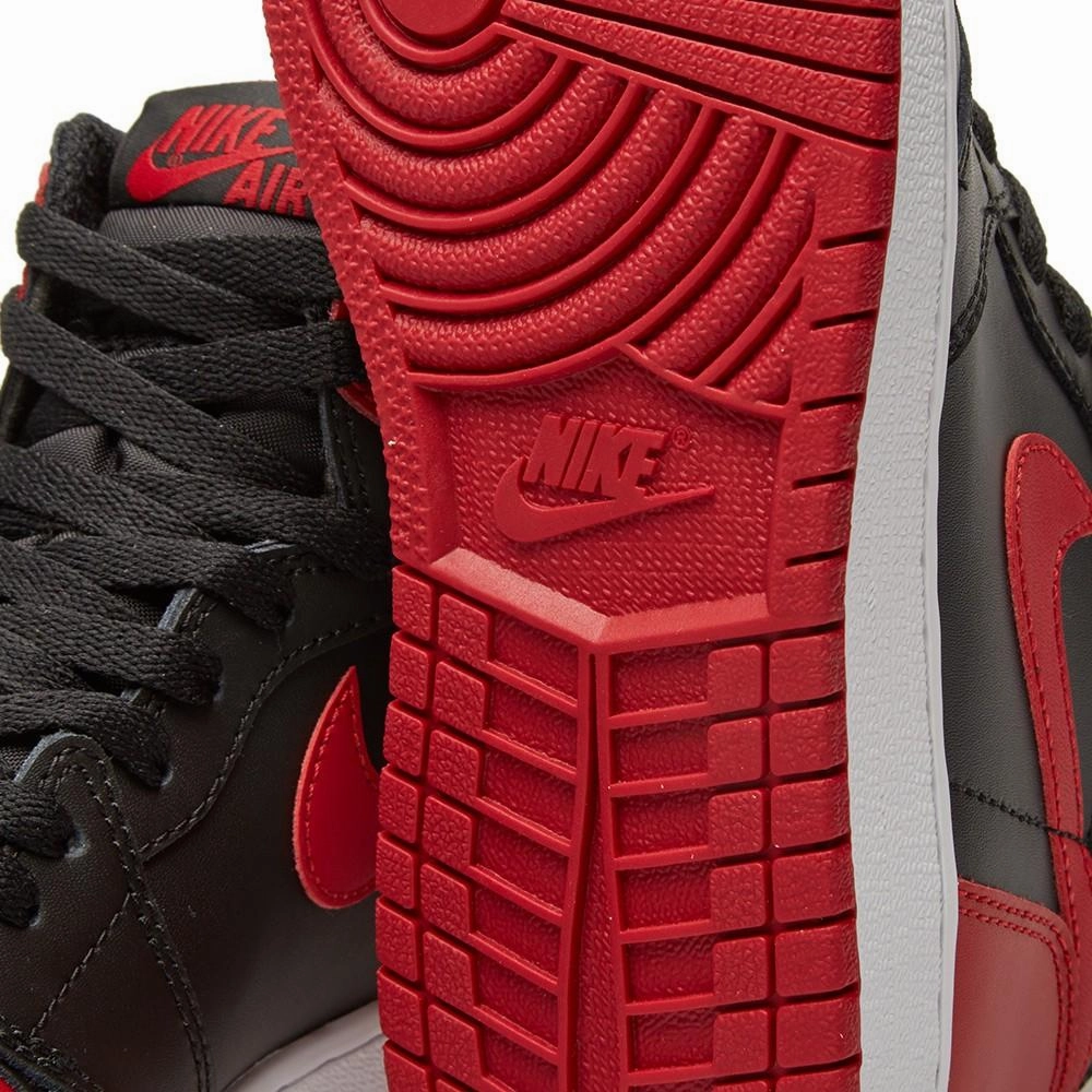 AIR JORDAN 1 RETRO HIGH OG GS Air Jordan 1 vintage style sneakers
