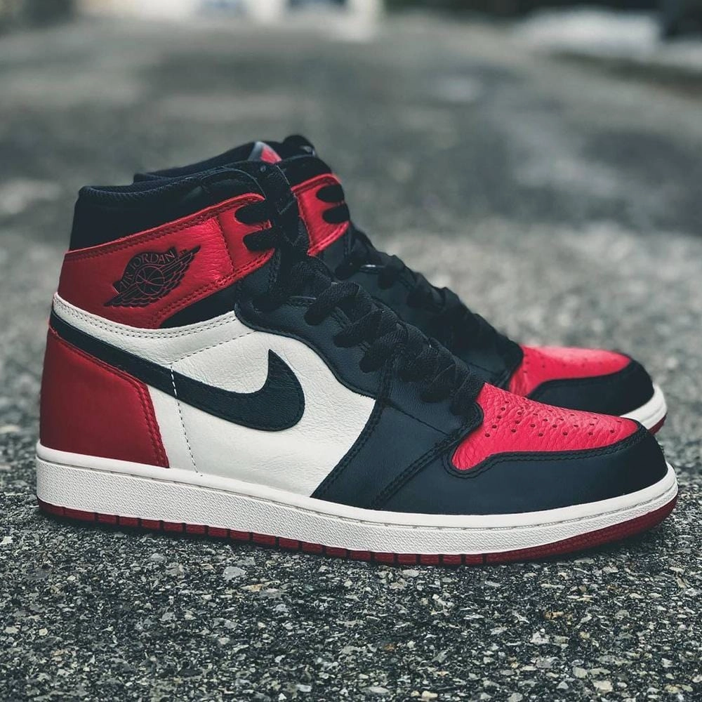 Air Jordan 1 Retro High OG GS "Bred Toe" Air Jordan 1 classic sneakers