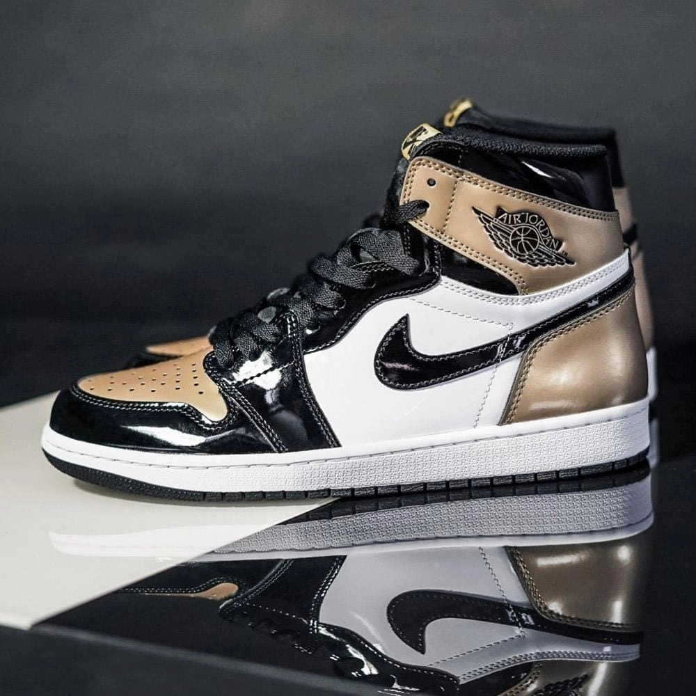 Air Jordan 1 Retro High OG NRG Gold Toe Air Jordan 1 vintage style sneakers