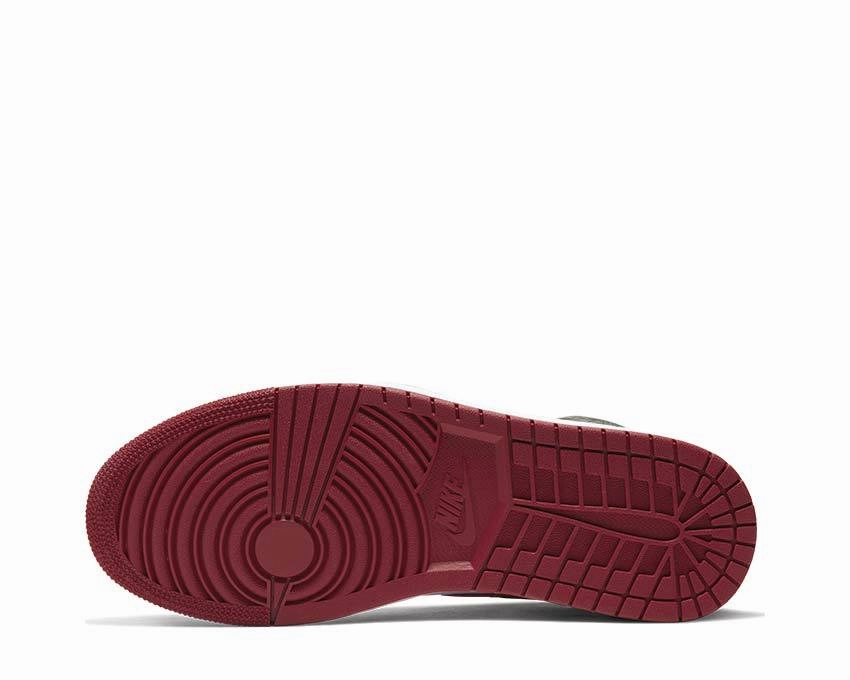Air Jordan 1 Retro High OG "Bloodlines" Timeless hoop footwear