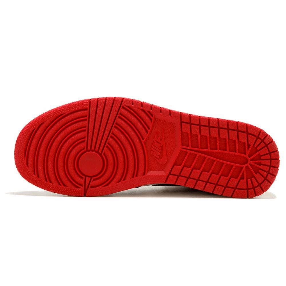 Air Jordan 1 Retro High OG "Bred Toe" Air Jordan 1 vintage style sneakers