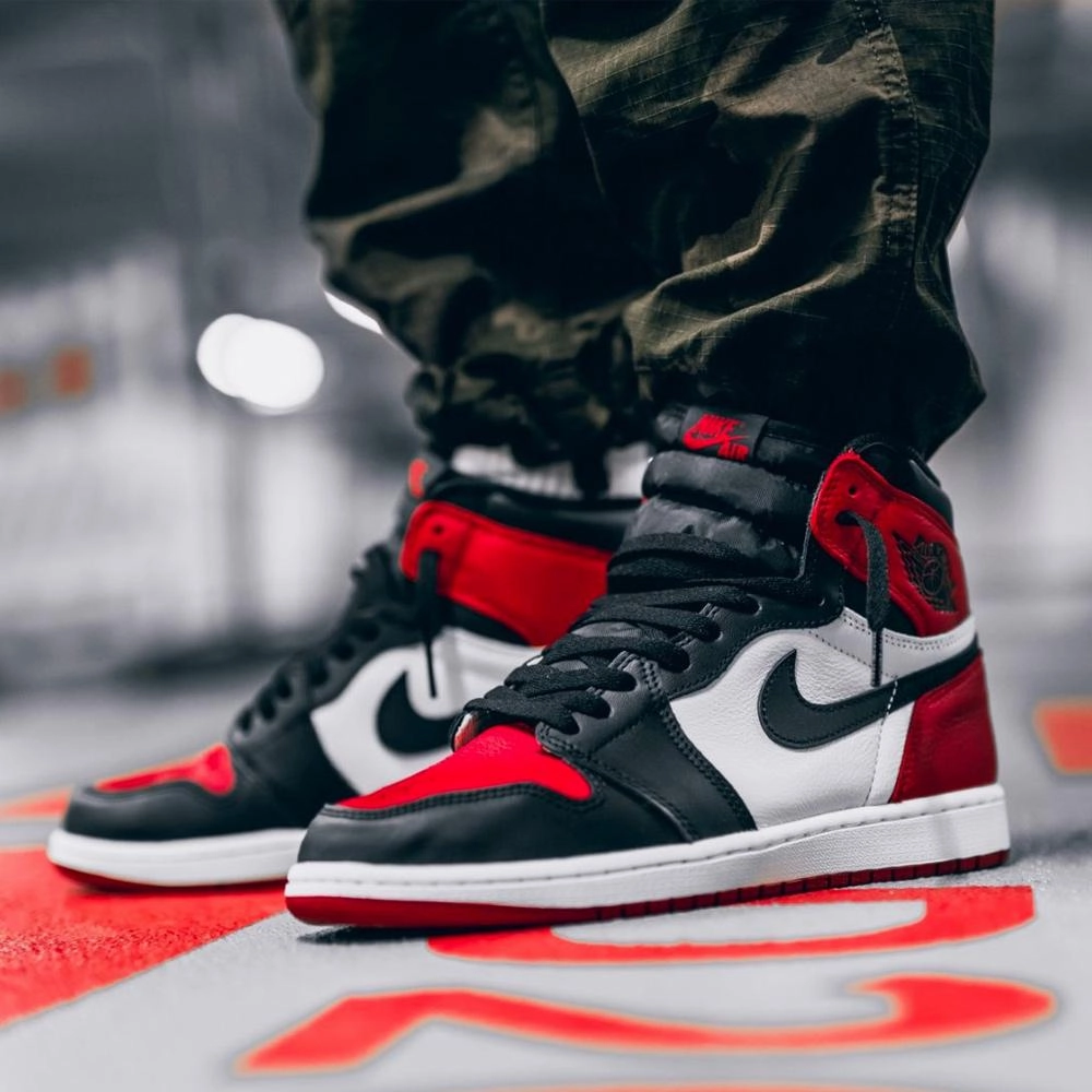 Air Jordan 1 Retro High OG "Bred Toe" Air Jordan 1 vintage style sneakers