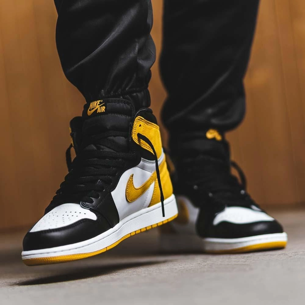 Air Jordan 1 Retro High OG "Yellow Ochre" Air Jordan 1 vintage style sneakers