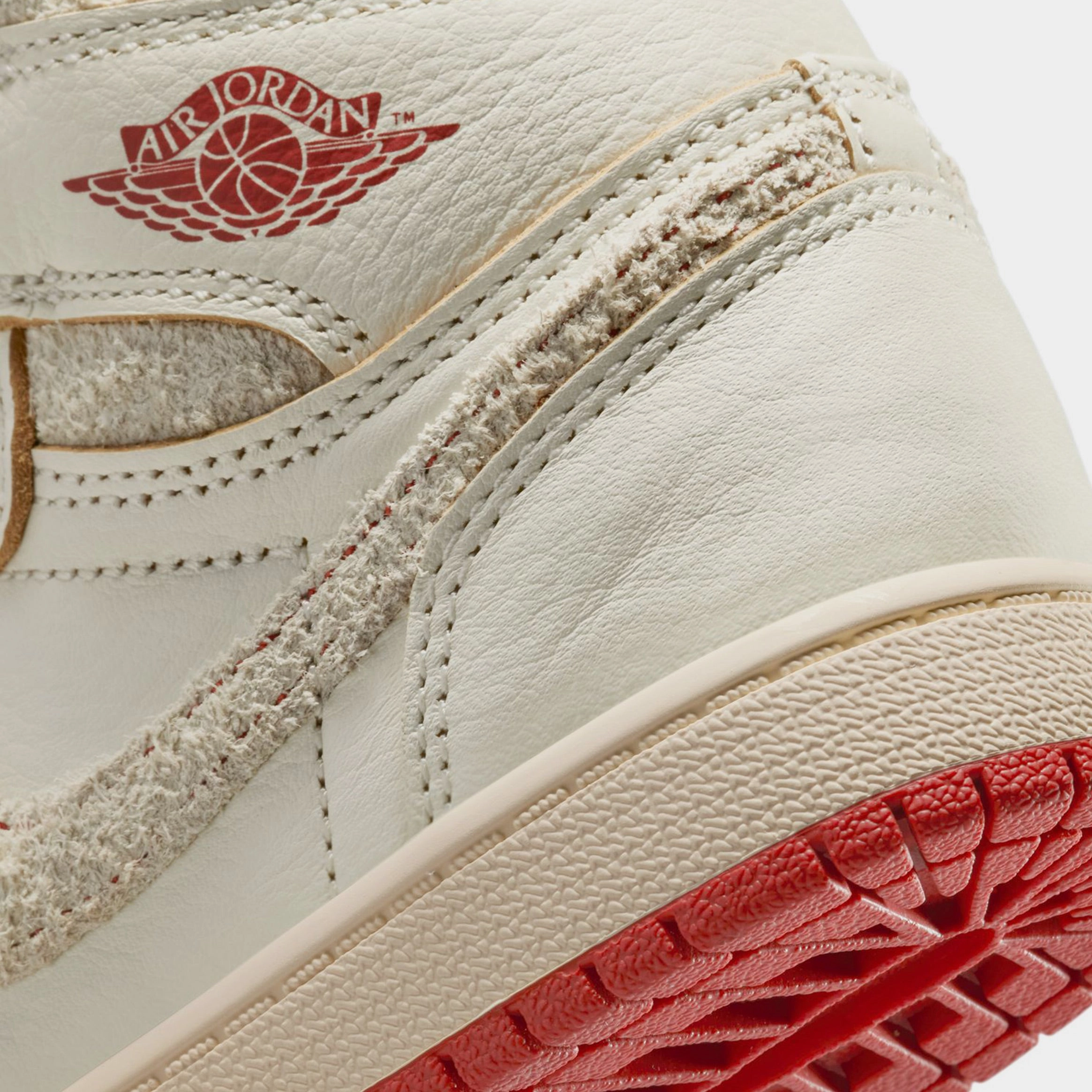 Air Jordan 1 Retro High OG Rare Air Cinnabar Preschool Lifestyle Shoes (Sail/Cinnabar/Light Bone) Air Jordan 1 original design shoes