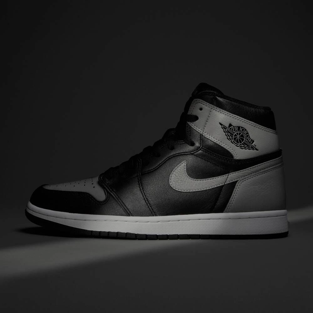 Air Jordan 1 Retro High OG Shadow Air Jordan 1 vintage style sneakers