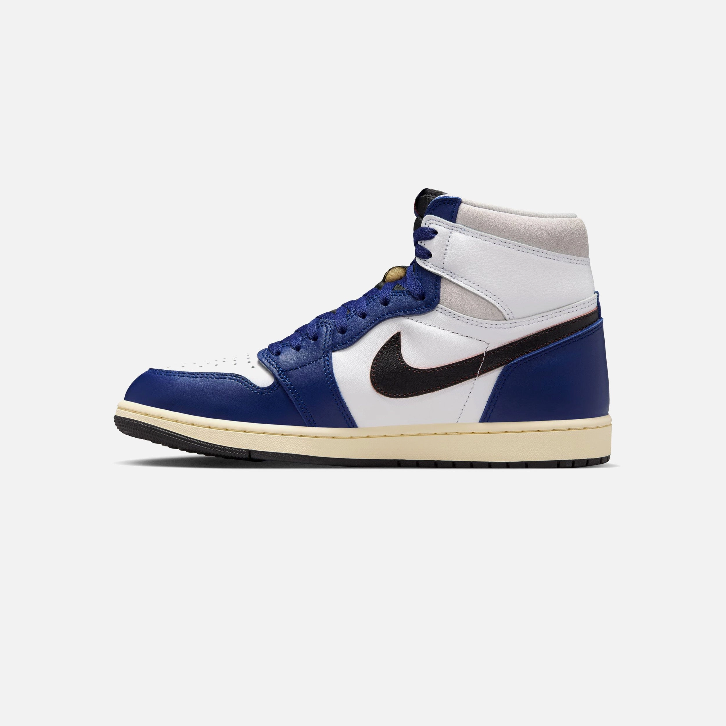 Air Jordan 1 Retro High OG Signature basketball sneakers