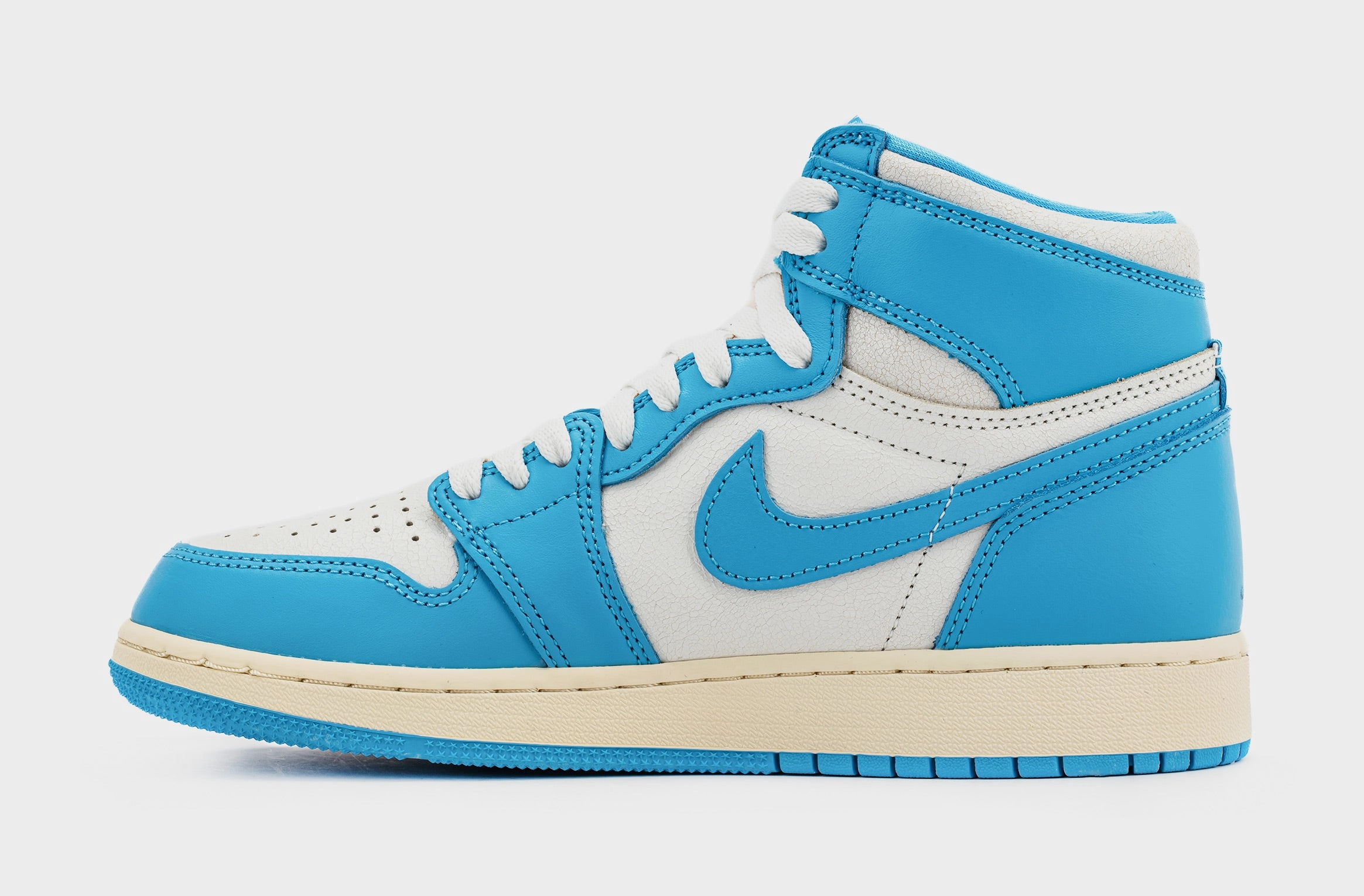 Air Jordan 1 Retro High OG UNC Reimagined Grade School Lifestyle Shoes (Dark Powder Blue/Dark Powder Blue/Sail) Air Jordan 1 original design shoes