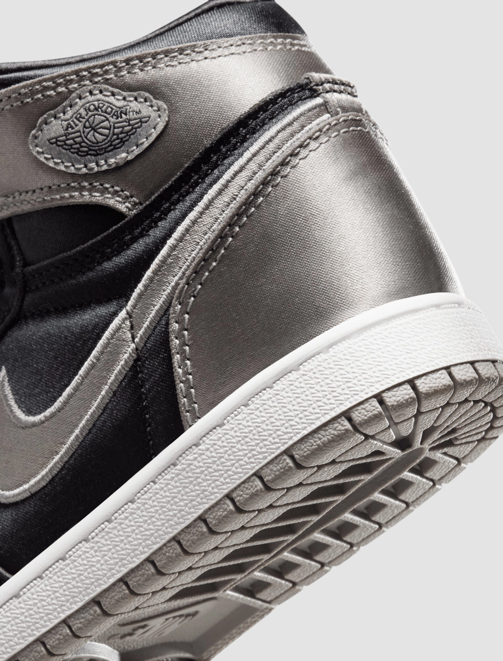 AIR JORDAN 1 RETRO HIGH "BLACK/ MEDIUM GREY/ WHITE" PS Retro basketball lifestyle shoes