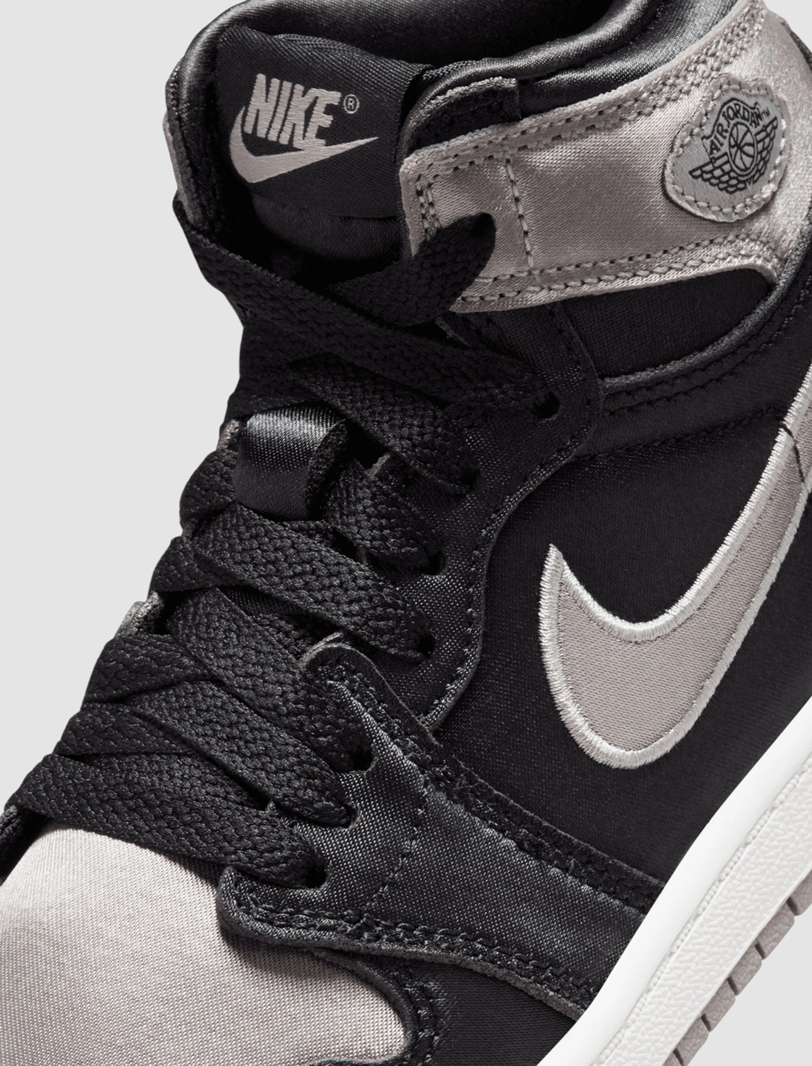 AIR JORDAN 1 RETRO HIGH "BLACK/ MEDIUM GREY/ WHITE" PS Retro basketball lifestyle shoes