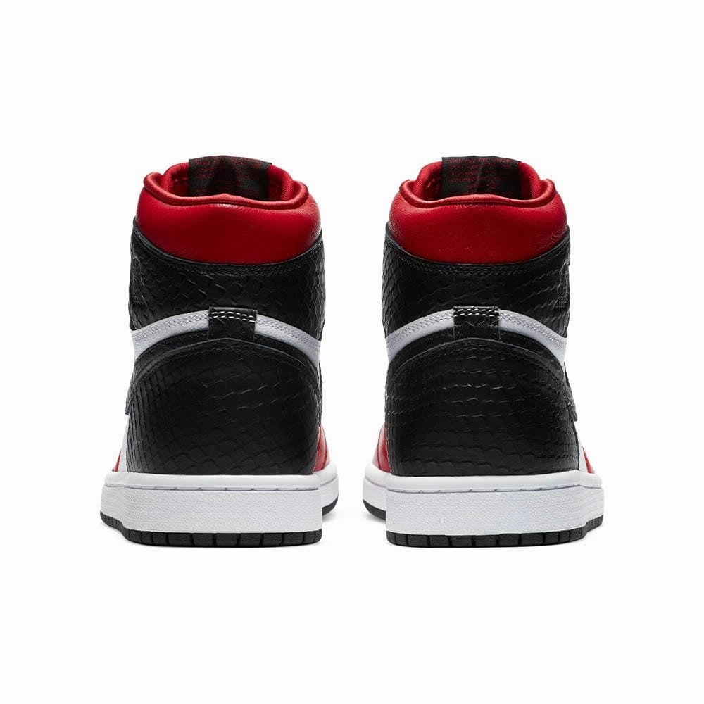 Air Jordan 1 Retro High Satin Snake Chicago (W) Air Jordan 1 vintage style sneakers