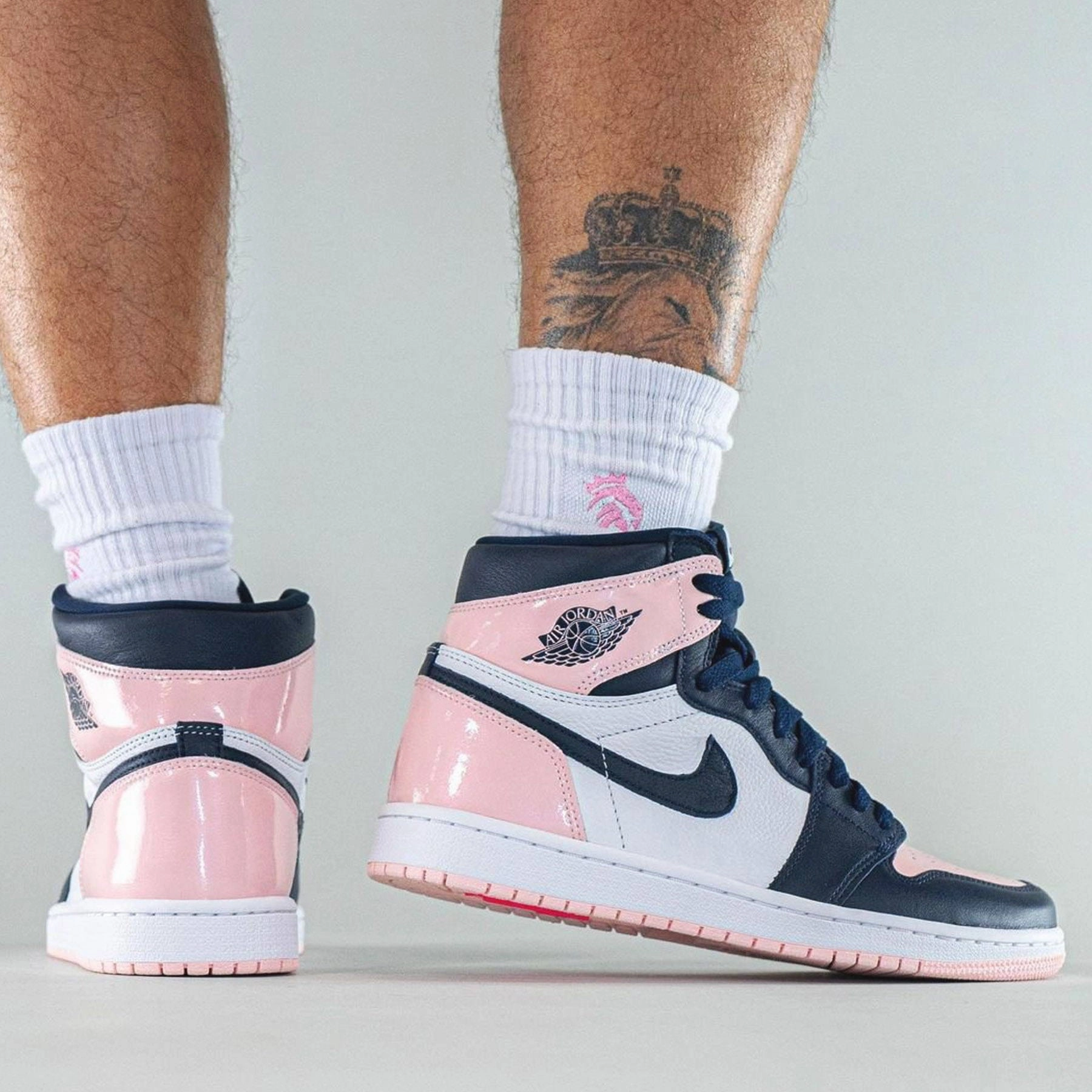 Air Jordan 1 Retro High Wmns OG SE 'Bubble Gum' Air Jordan 1 vintage style sneakers