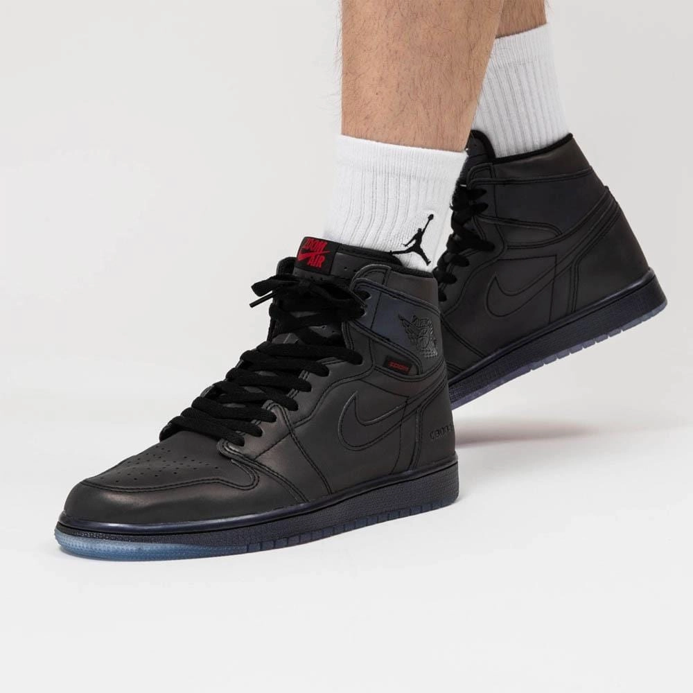 Air Jordan 1 Retro High Zoom 'Fearless' Air Jordan 1 vintage style sneakers