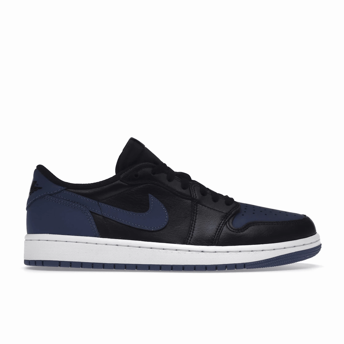 Air Jordan 1 Retro Low AND Mystic Navy Air Jordan 1 Low shoes with sleek lifestyle appeal