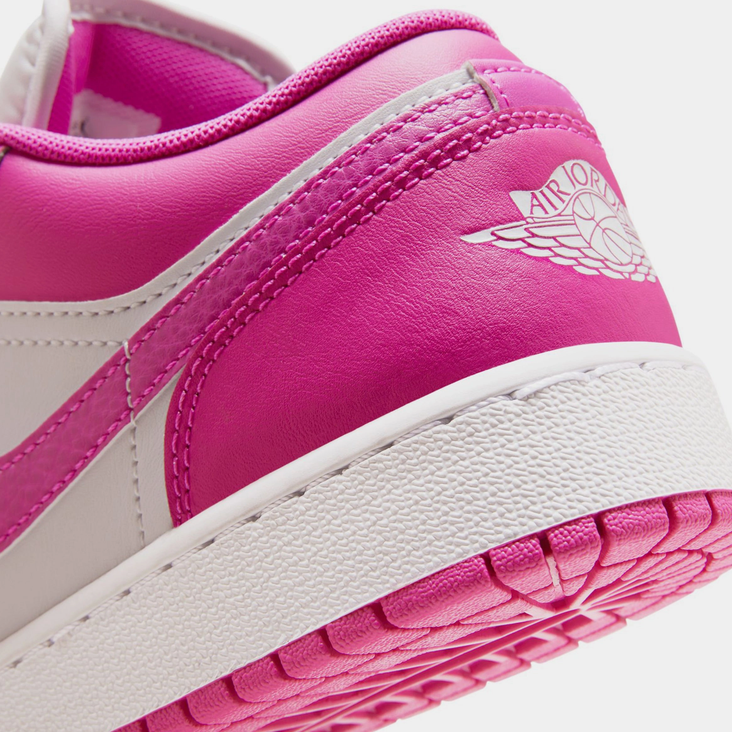 Air Jordan 1 Retro Low Grade School Lifestyle Shoes (Fire Pink/Iris/White) Air Jordan 1 original design shoes