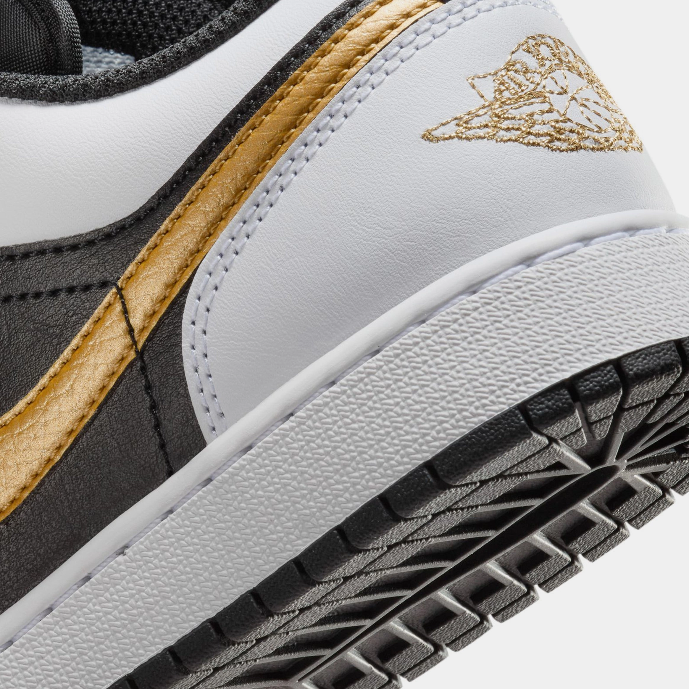 Air Jordan 1 Retro Low Grade School Lifestyle Shoes (White/White/Black) Air Jordan 1 original design shoes