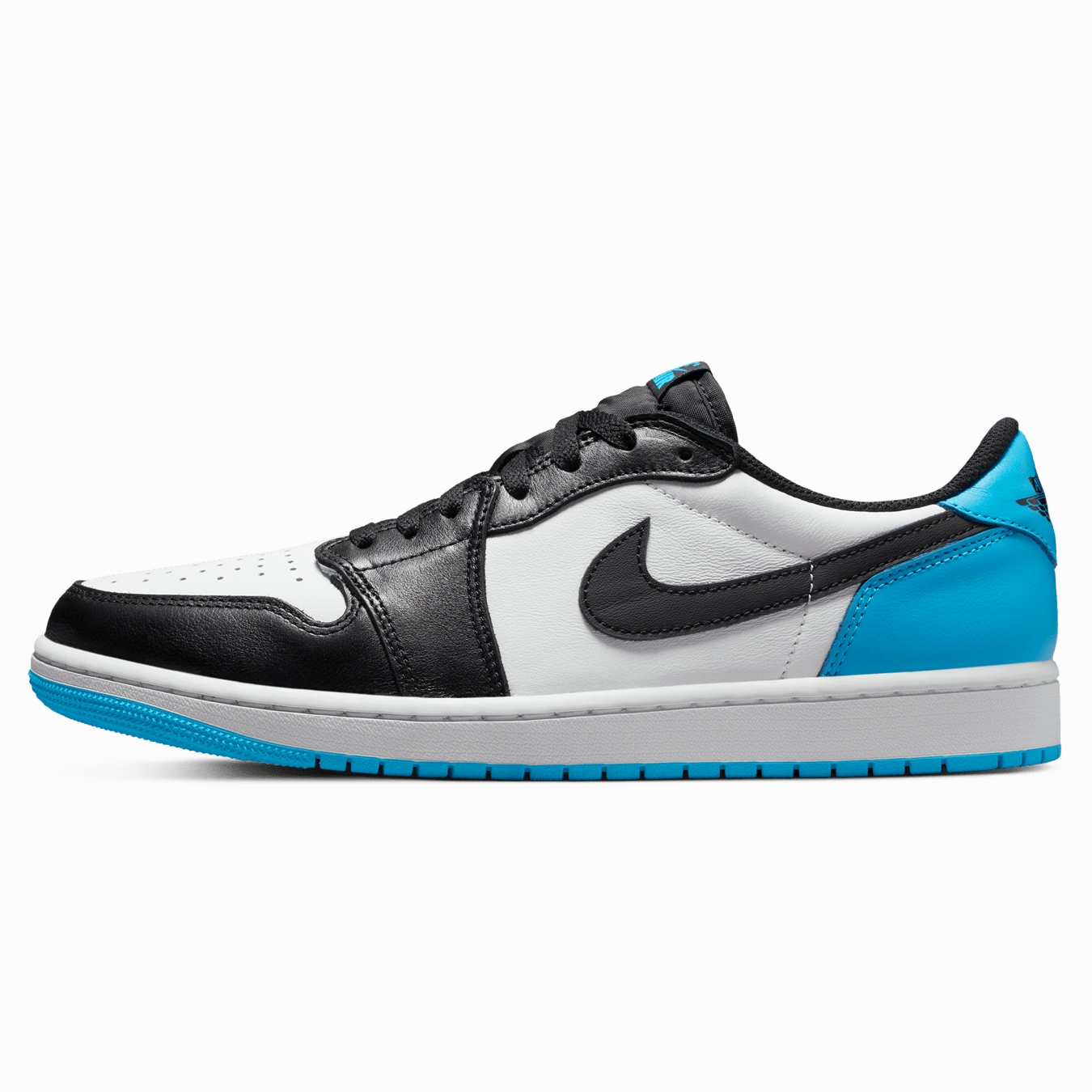 Air Jordan 1 Retro Low OG 'UNC' Air Jordan 1 timeless sneakers for Jordan fans
