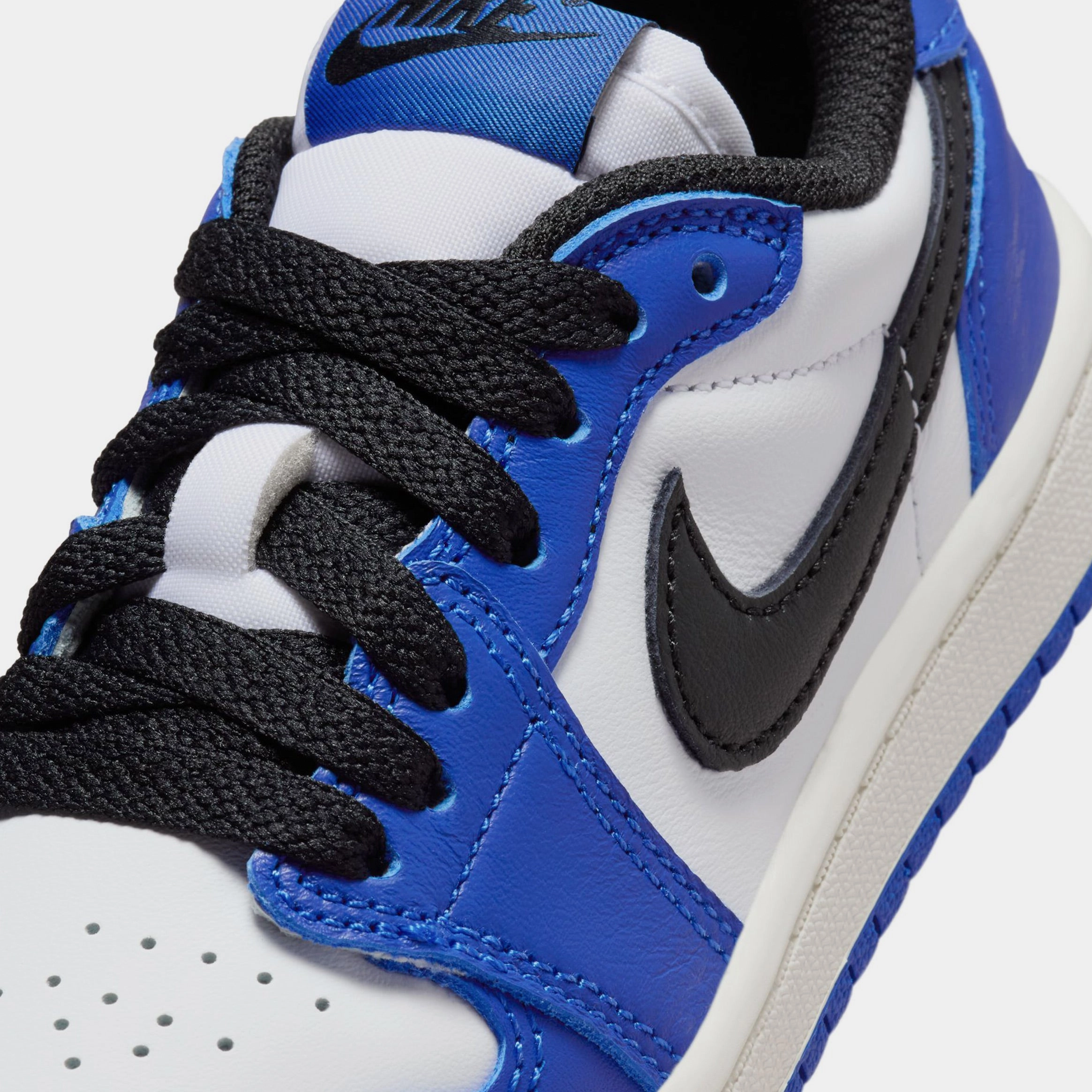 Air Jordan 1 Retro Low OG Game Royal Preschool Lifestyle Shoes (White/Black/Game Royal) Air Jordan 1 original design shoes