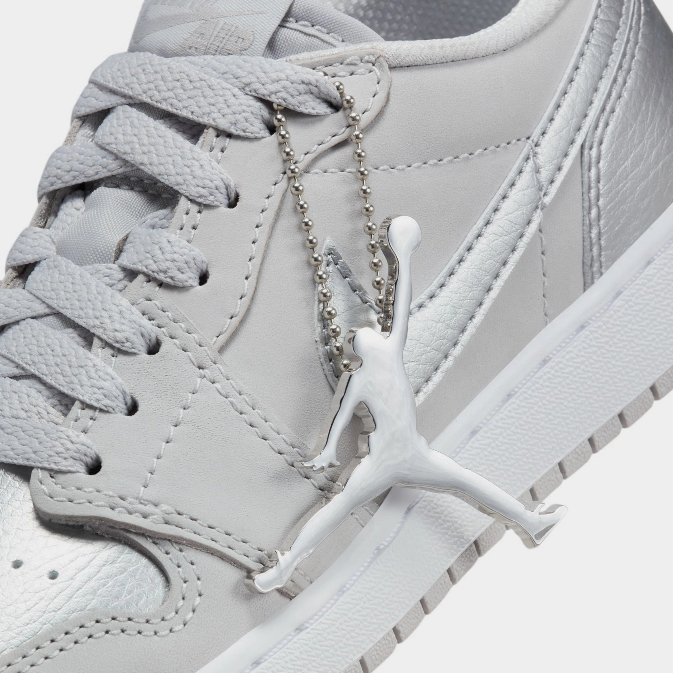 Air Jordan 1 Retro Low OG Metallic Silver Grade School Lifestyle Shoes (Neutral Grey/Metallic Silver/White) Air Jordan 1 original design shoes