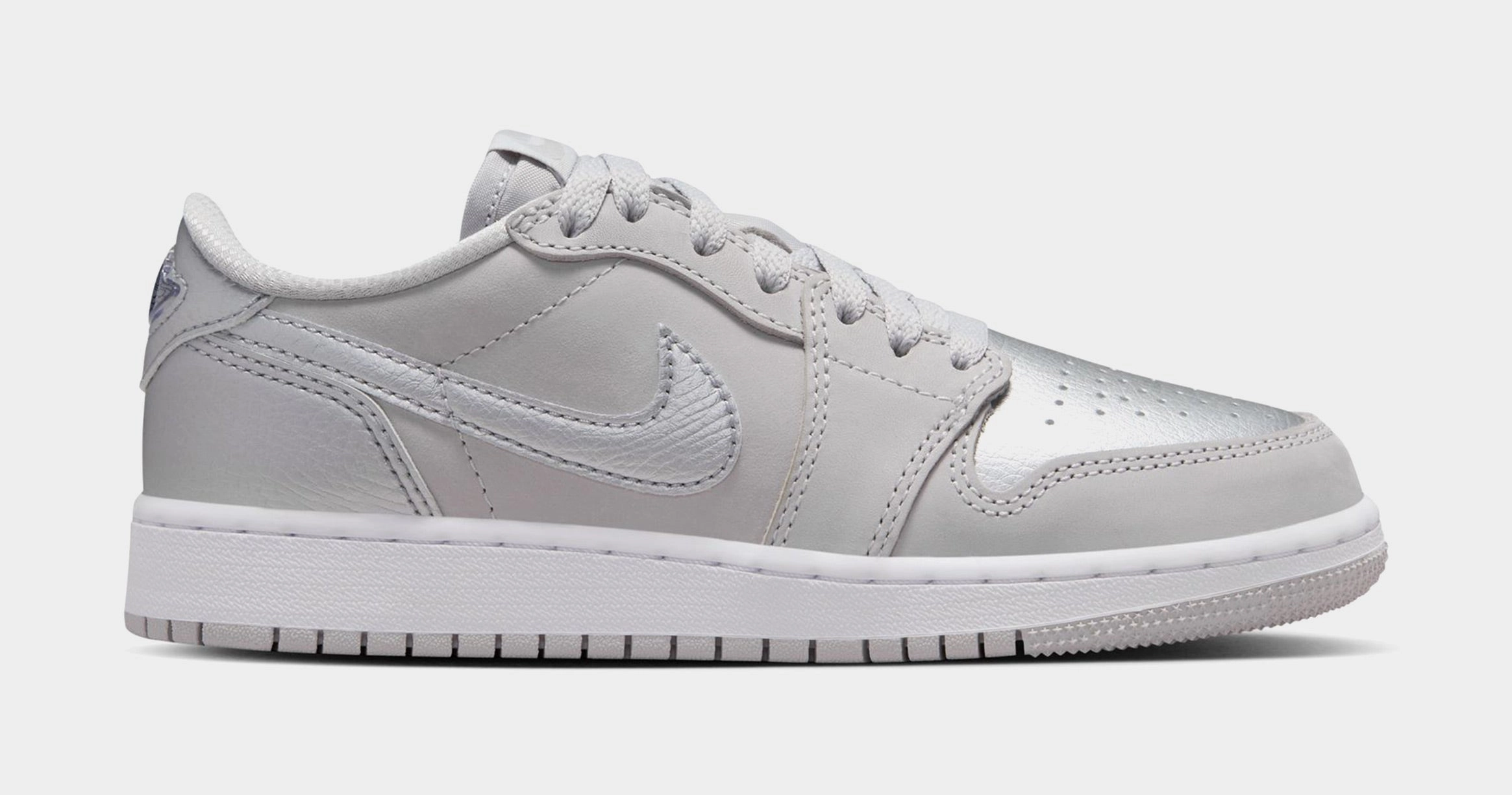Air Jordan 1 Retro Low OG Metallic Silver Grade School Lifestyle Shoes (Neutral Grey/Metallic Silver/White) Air Jordan 1 classic shoes for streetwear looks