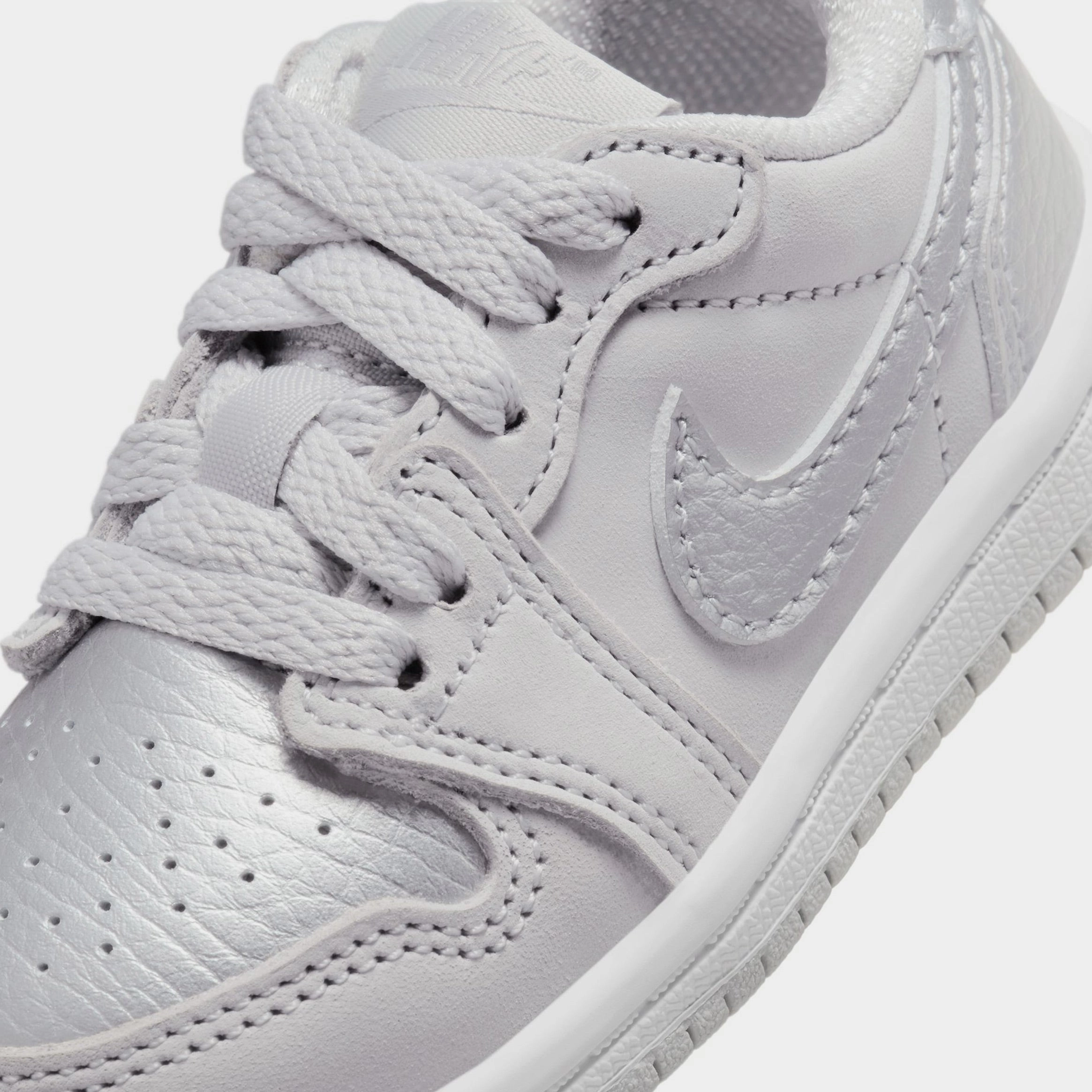 Air Jordan 1 Retro Low OG Metallic Silver Infant Toddler Lifestyle Shoes (Neutral Grey/Metallic Silver/White) Air Jordan 1 original design shoes