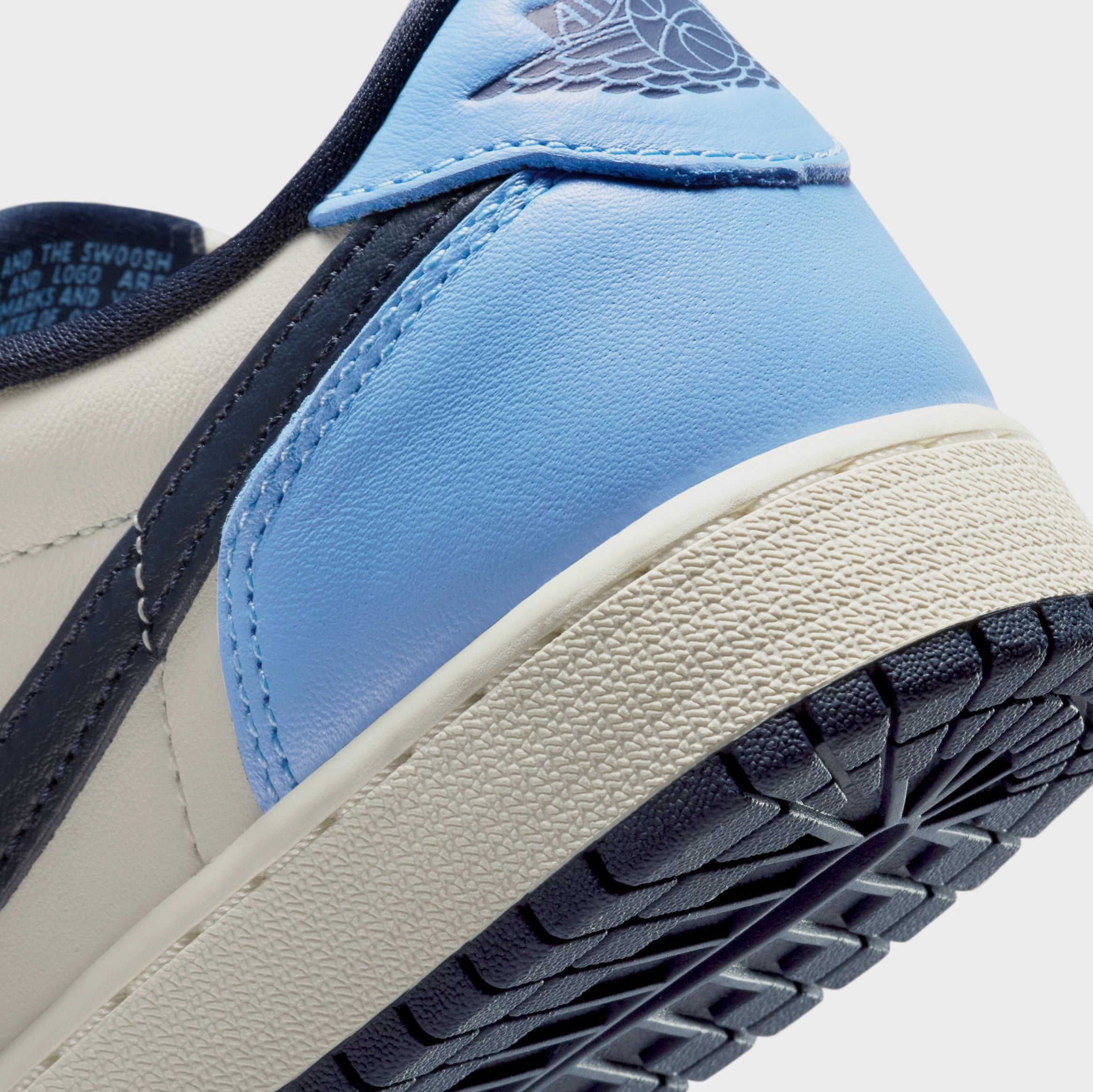 Air Jordan 1 Retro Low OG Obsidian Grade School Lifestyle Shoes (Obsidian/University Blue/Sail) Air Jordan 1 original design shoes