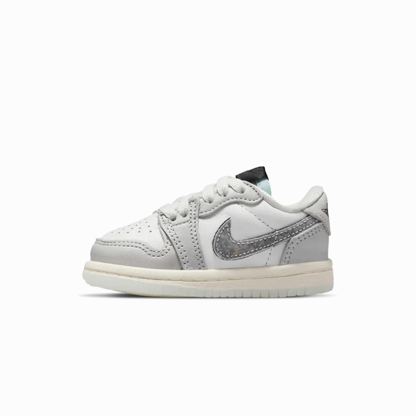 Air Jordan 1 Retro Low OG TD 'Year of the Snake' Air Jordan 1 Low sneakers perfect for casual outfits