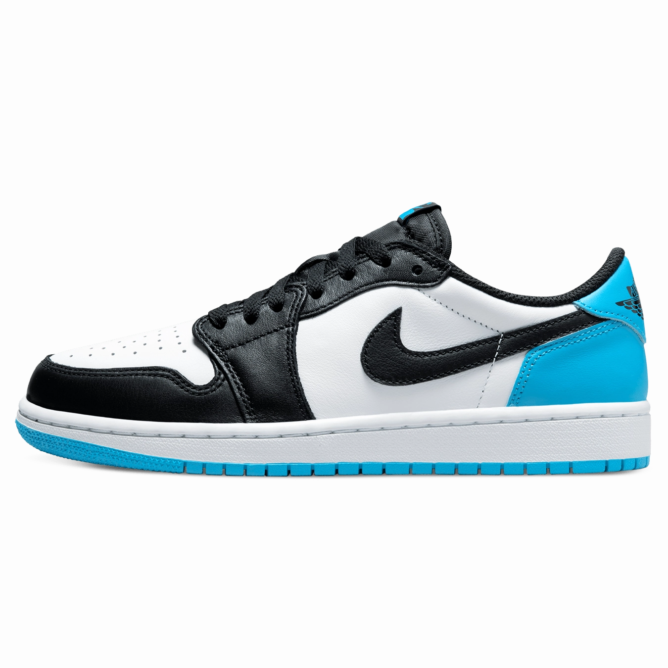 Air Jordan 1 Retro Low OG Wmns 'UNC' Air Jordan 1 timeless sneakers for Jordan fans