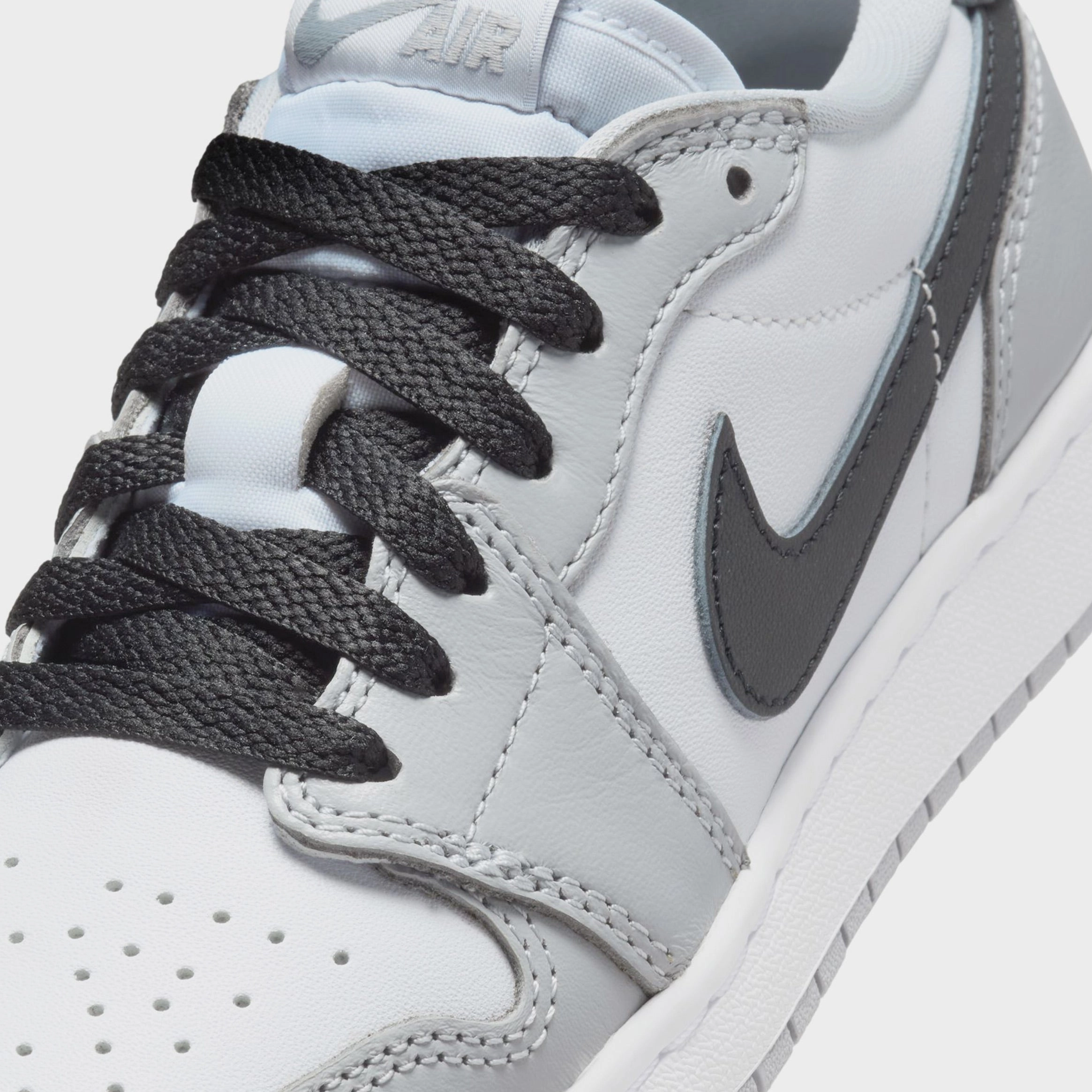 Air Jordan 1 Retro Low OG Wolf Grey Grade School Lifestyle Shoes (White/Black/Wolf Grey) Air Jordan 1 original design shoes
