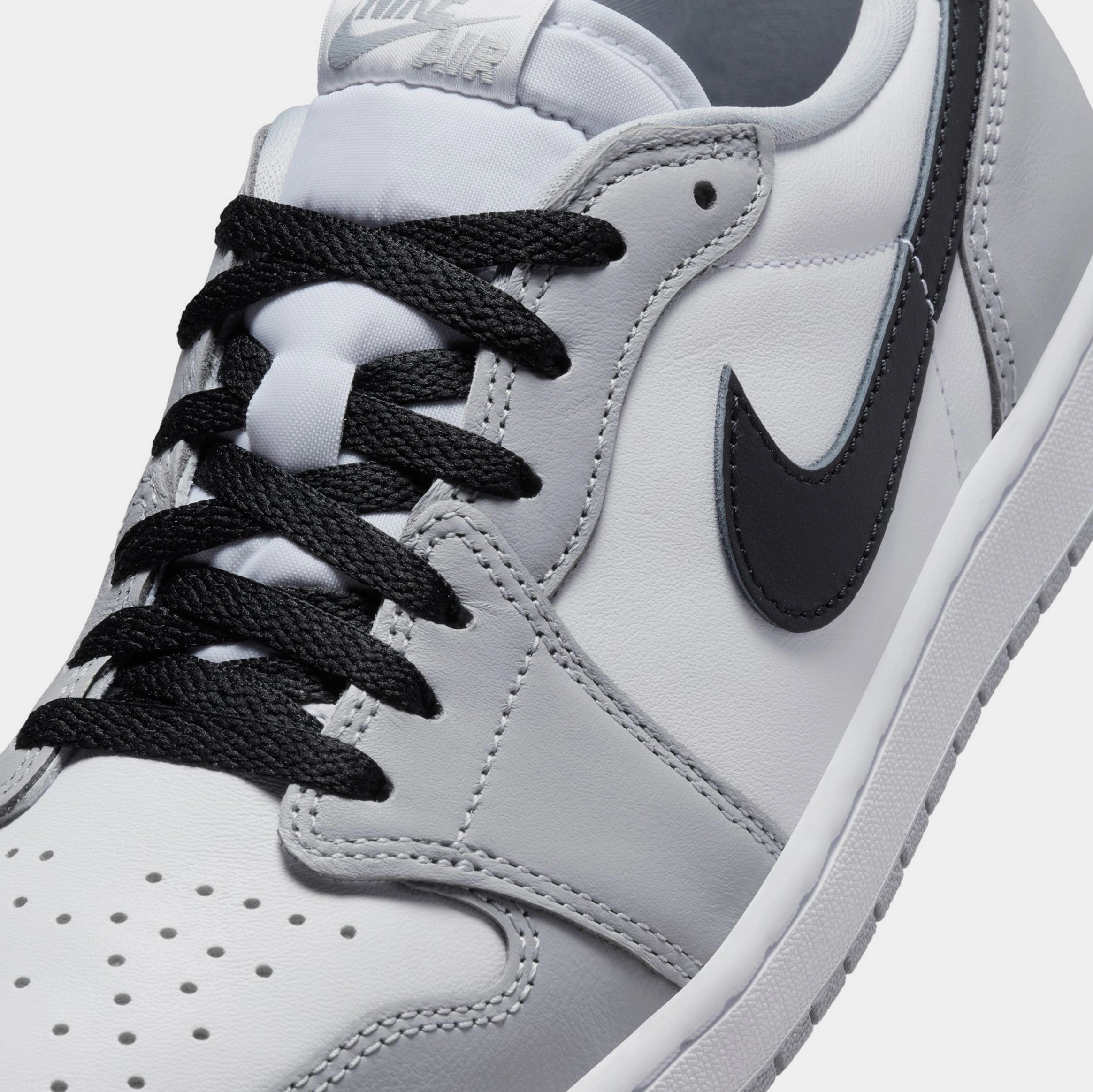 Air Jordan 1 Retro Low OG Wolf Grey Mens Lifestyle Shoes (White/Black/Wolf Grey) Air Jordan 1 original design shoes