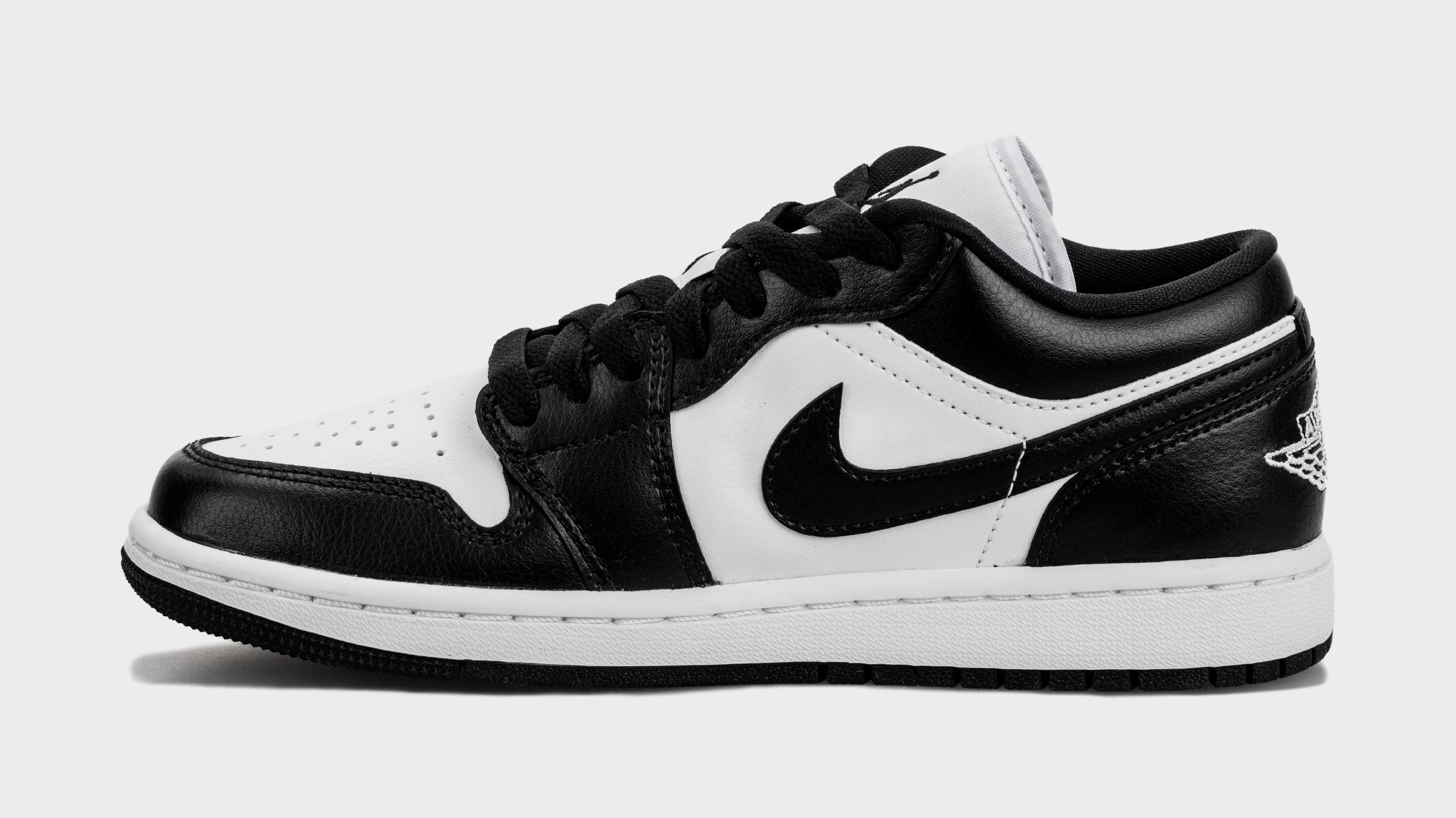 Air Jordan 1 Retro Low Panda Womens Lifestyle Shoes (Black/White) Air Jordan 1 original design shoes