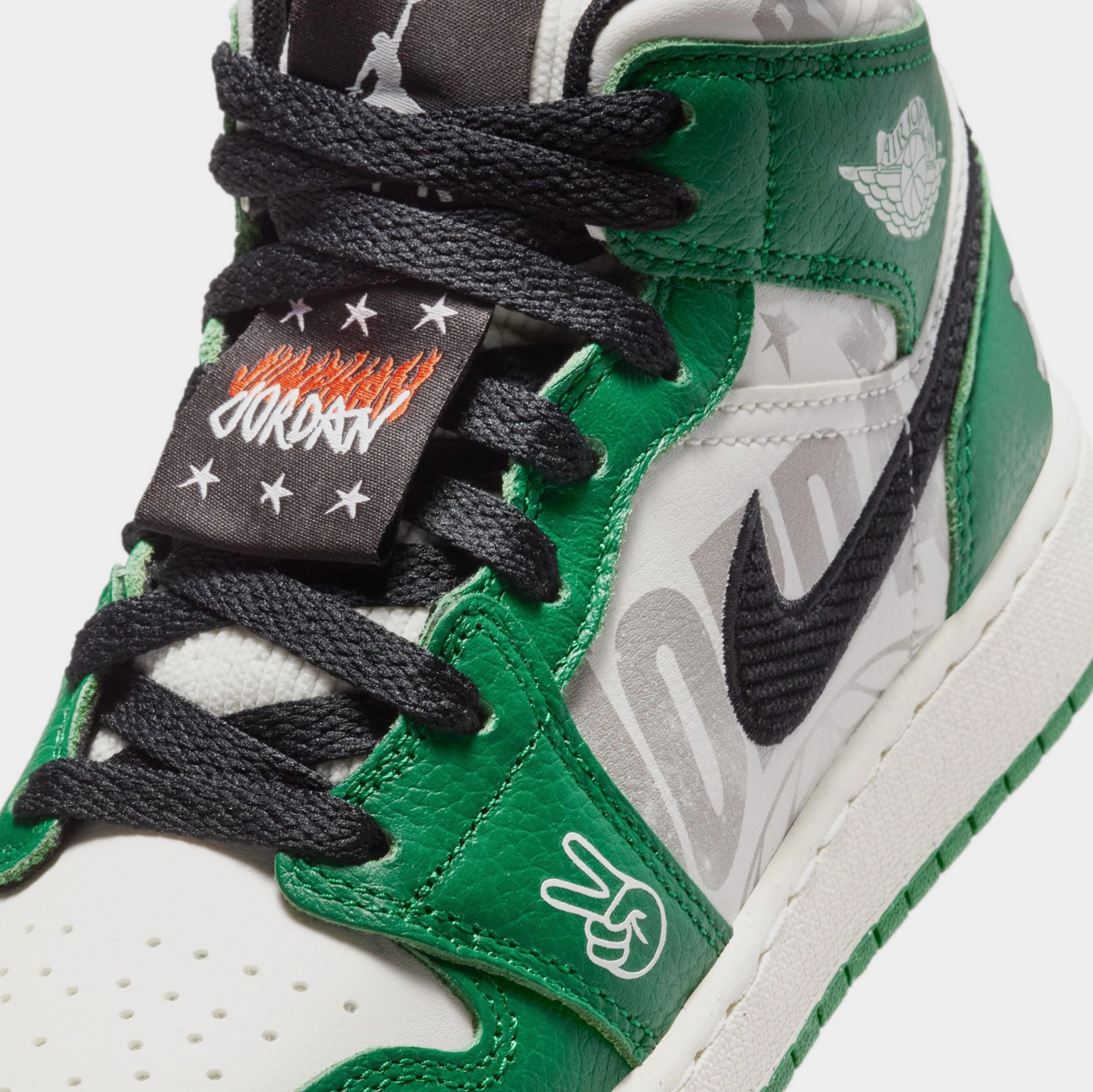 Air Jordan 1 Retro Mid Grade School Lifestyle Shoes (Pine Green/White/Black) Air Jordan 1 original design shoes