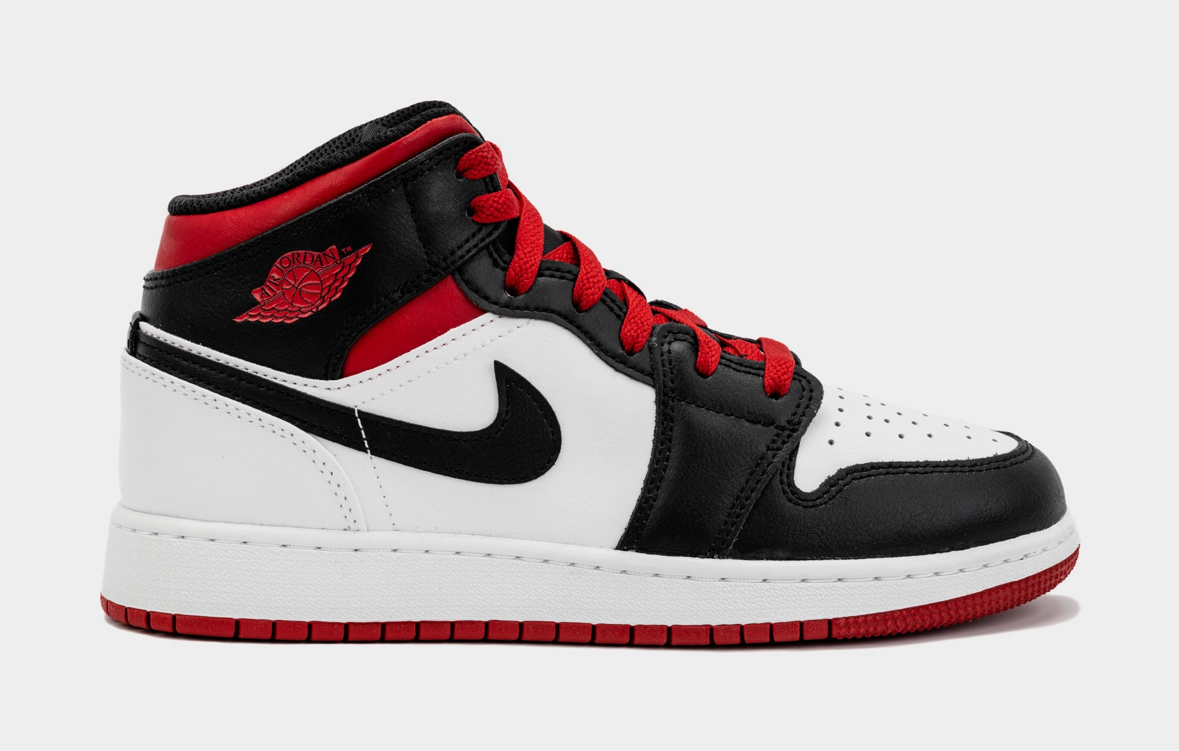 Air Jordan 1 Retro Mid Gym Red Grade School Lifestyle Shoes (Black/Red) Air Jordan 1 classic shoes for streetwear looks