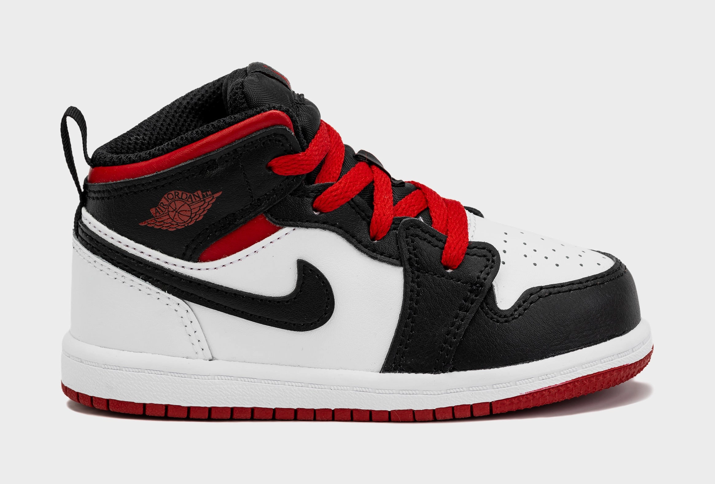 Air Jordan 1 Retro Mid Gym Red Infant Toddler Lifestyle Shoes (White/Red) Air Jordan 1 classic shoes for streetwear looks