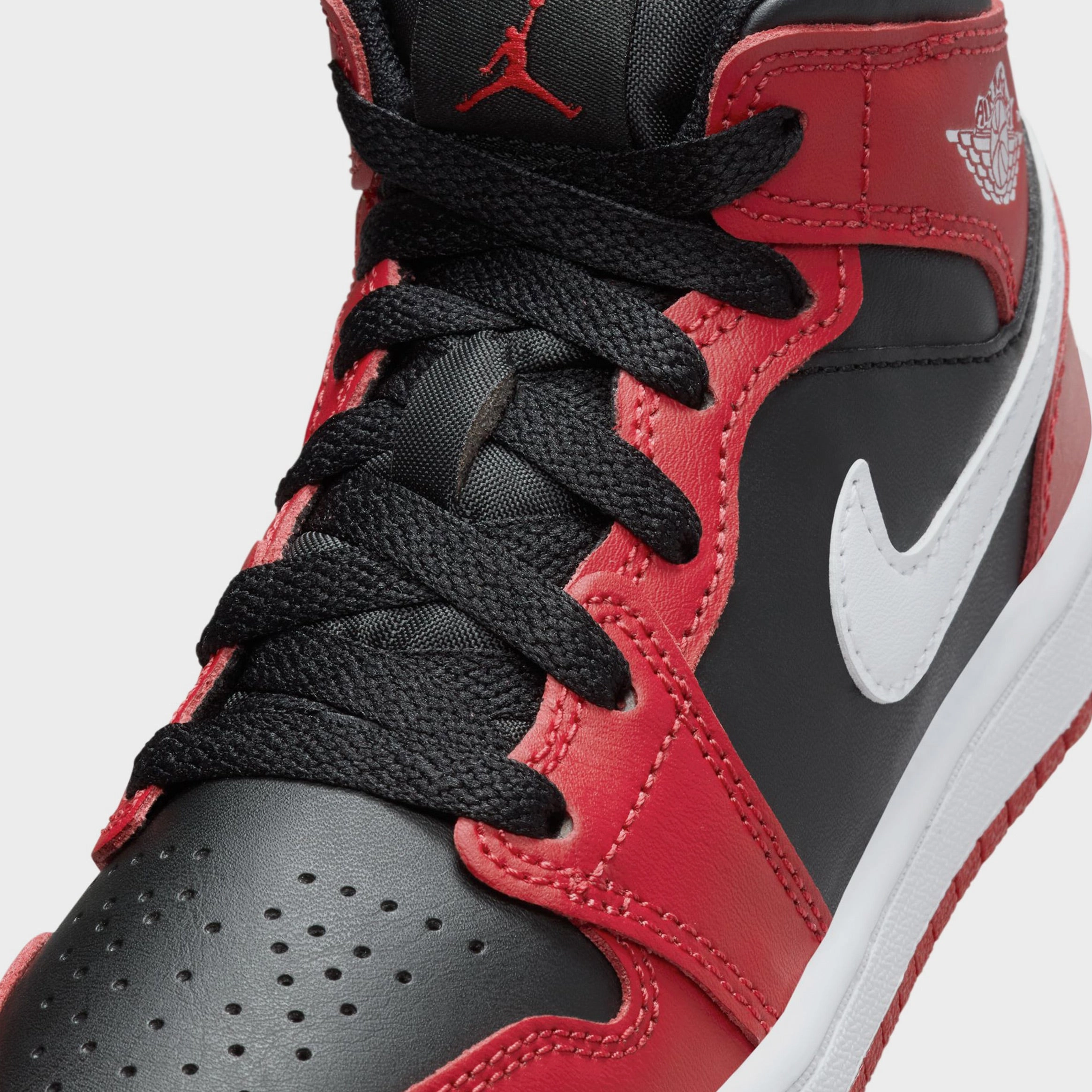 Air Jordan 1 Retro Mid Gym Red Preschool Lifestyle Shoes (Black/Gym Red/White) Air Jordan 1 original design shoes