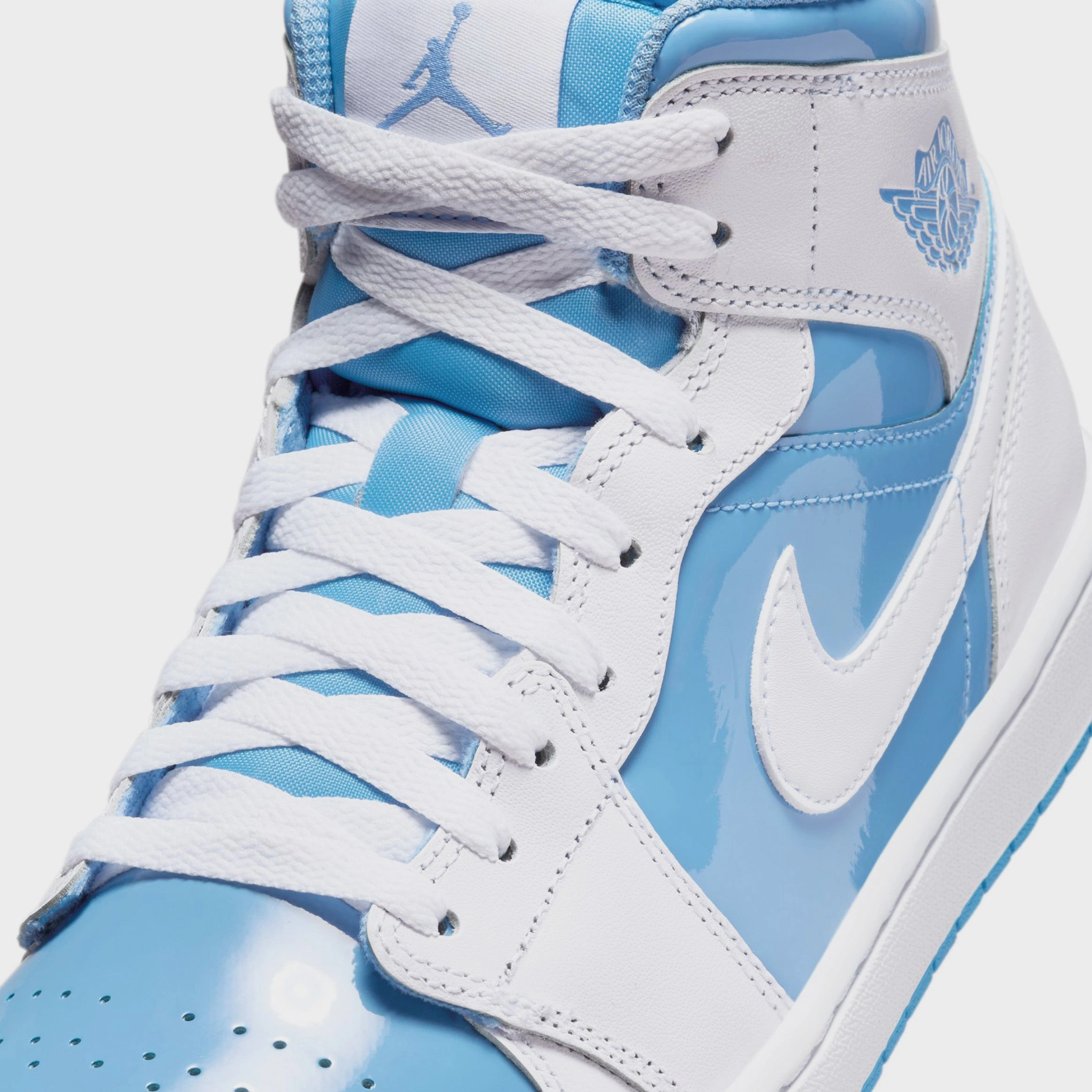 Air Jordan 1 Retro Mid Legend Blue Mens Lifestyle Shoes (White/Legend Blue) Air Jordan 1 original design shoes