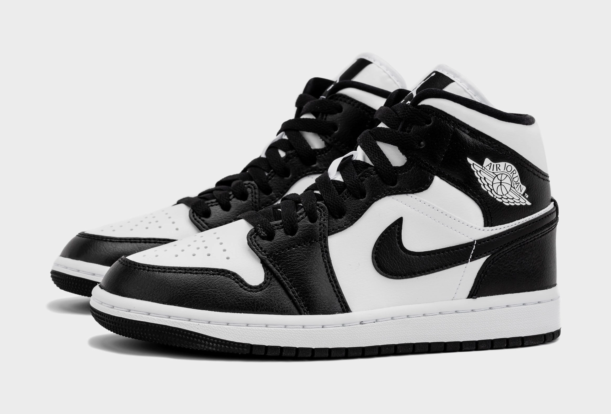 Air Jordan 1 Retro Mid Panda Womens Lifestyle Shoes (Black/White) Air Jordan 1 original design shoes
