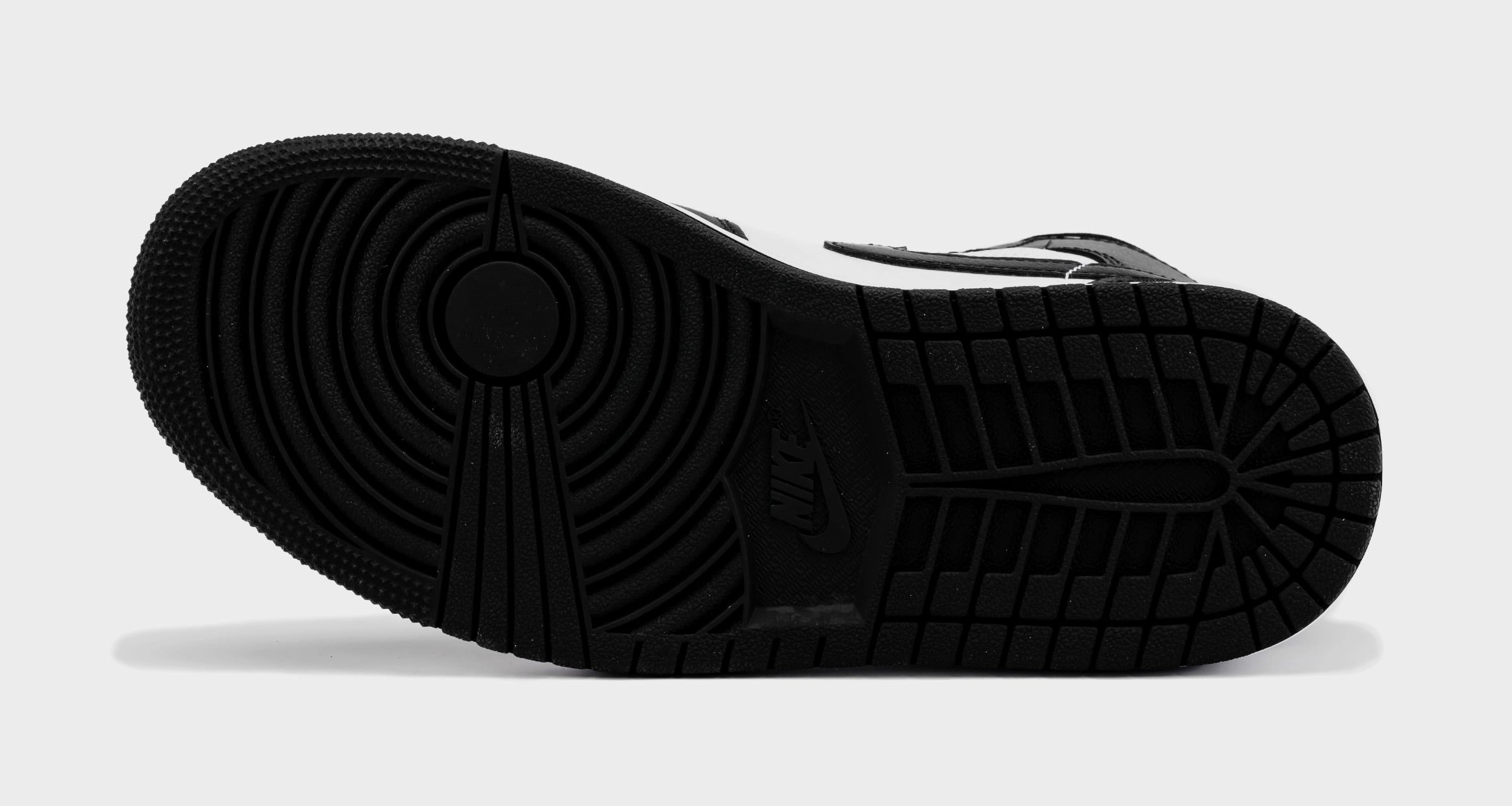 Air Jordan 1 Retro Mid Panda Womens Lifestyle Shoes (Black/White) Air Jordan 1 original design shoes
